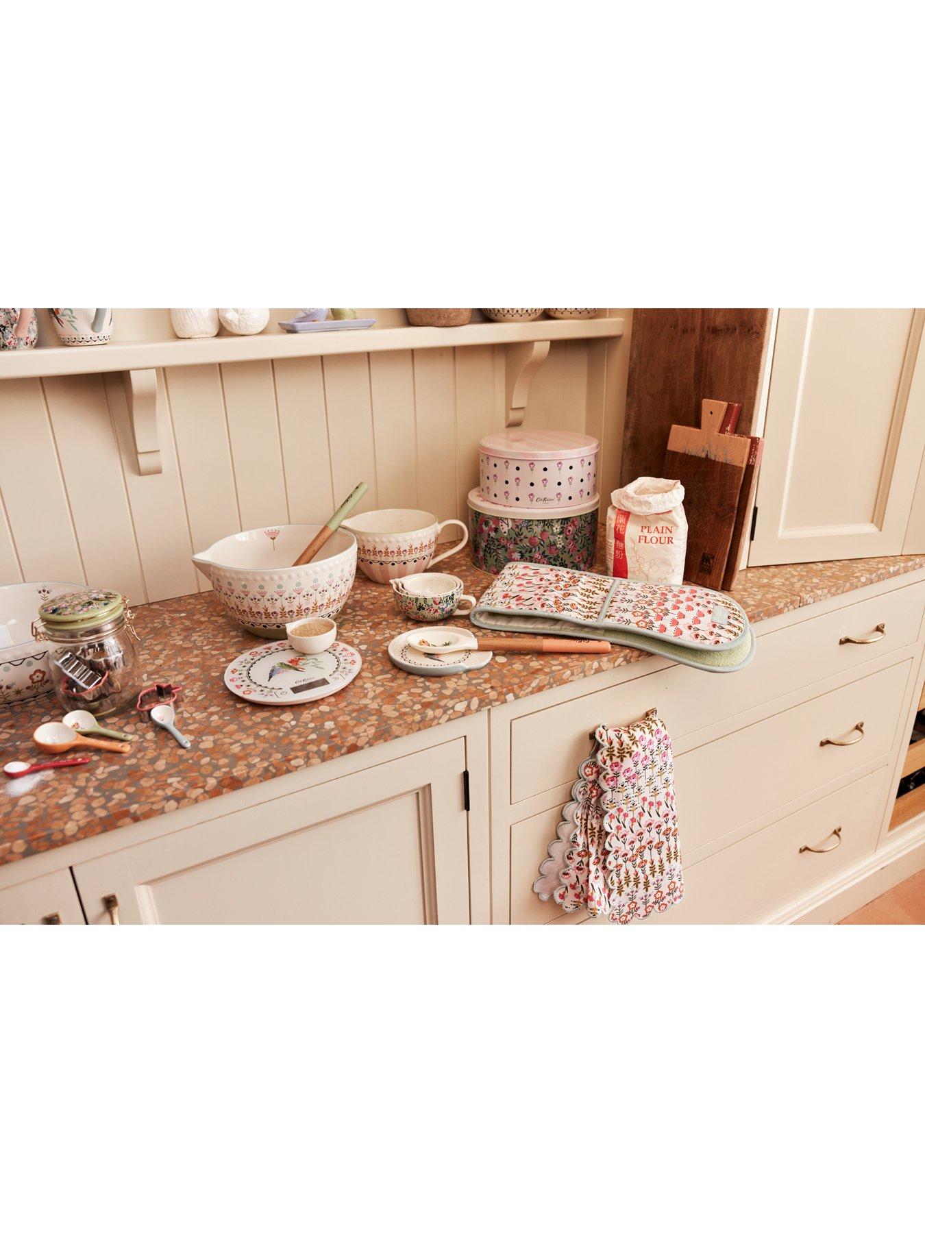 Image 4 of 5 of Cath Kidston Painted Table Wood and Silicone Utensils &ndash; Set of 2