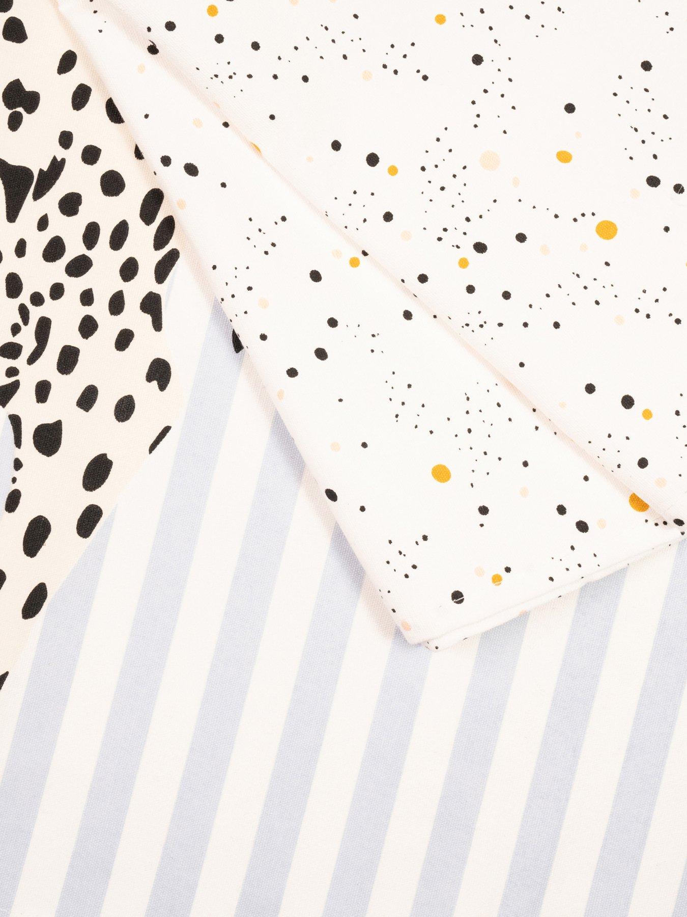 yvonne-ellen-set-of-2-tea-towels-ndash-cheetahstillFront