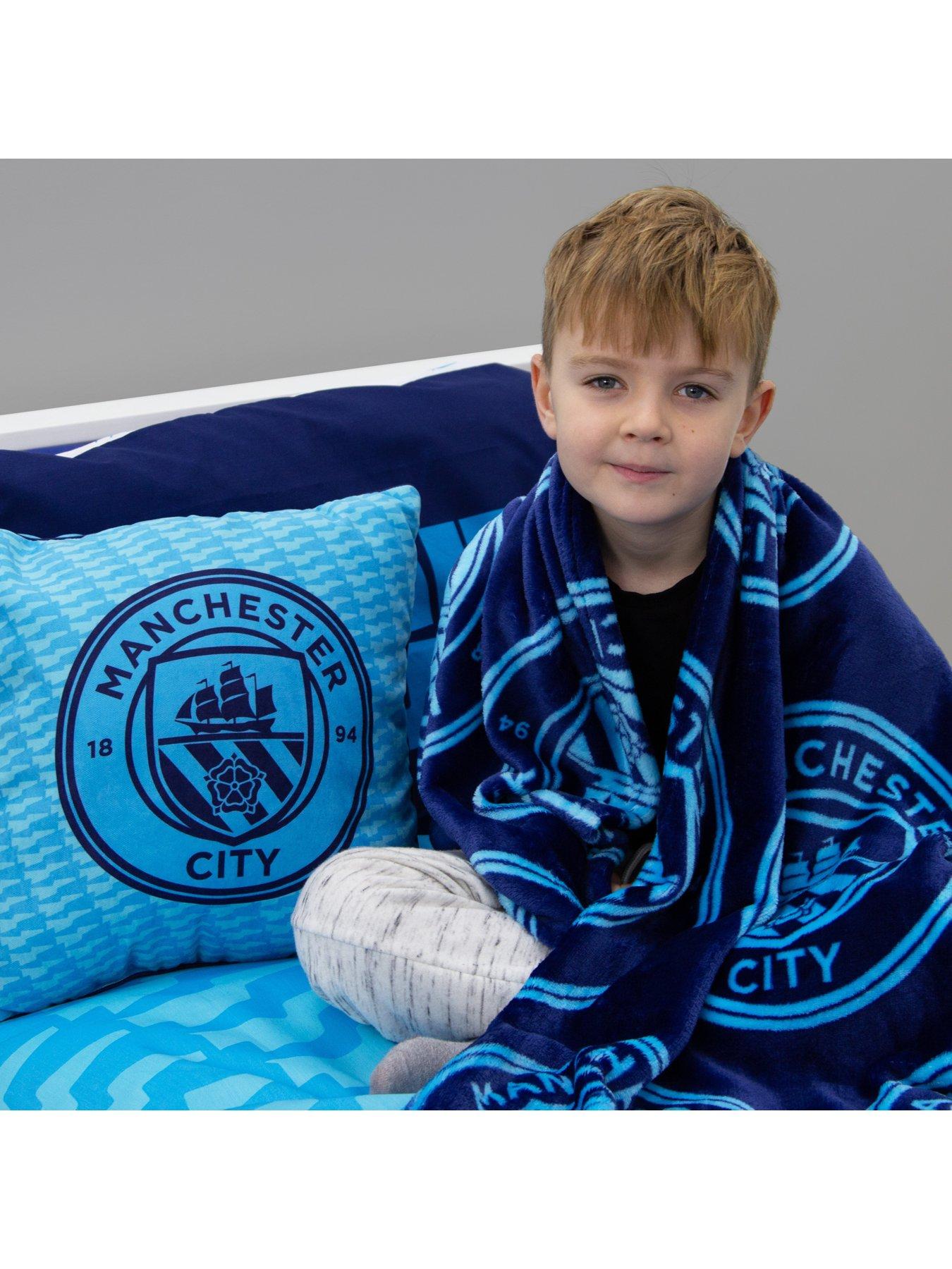 manchester-city-reversible-cushiondetail