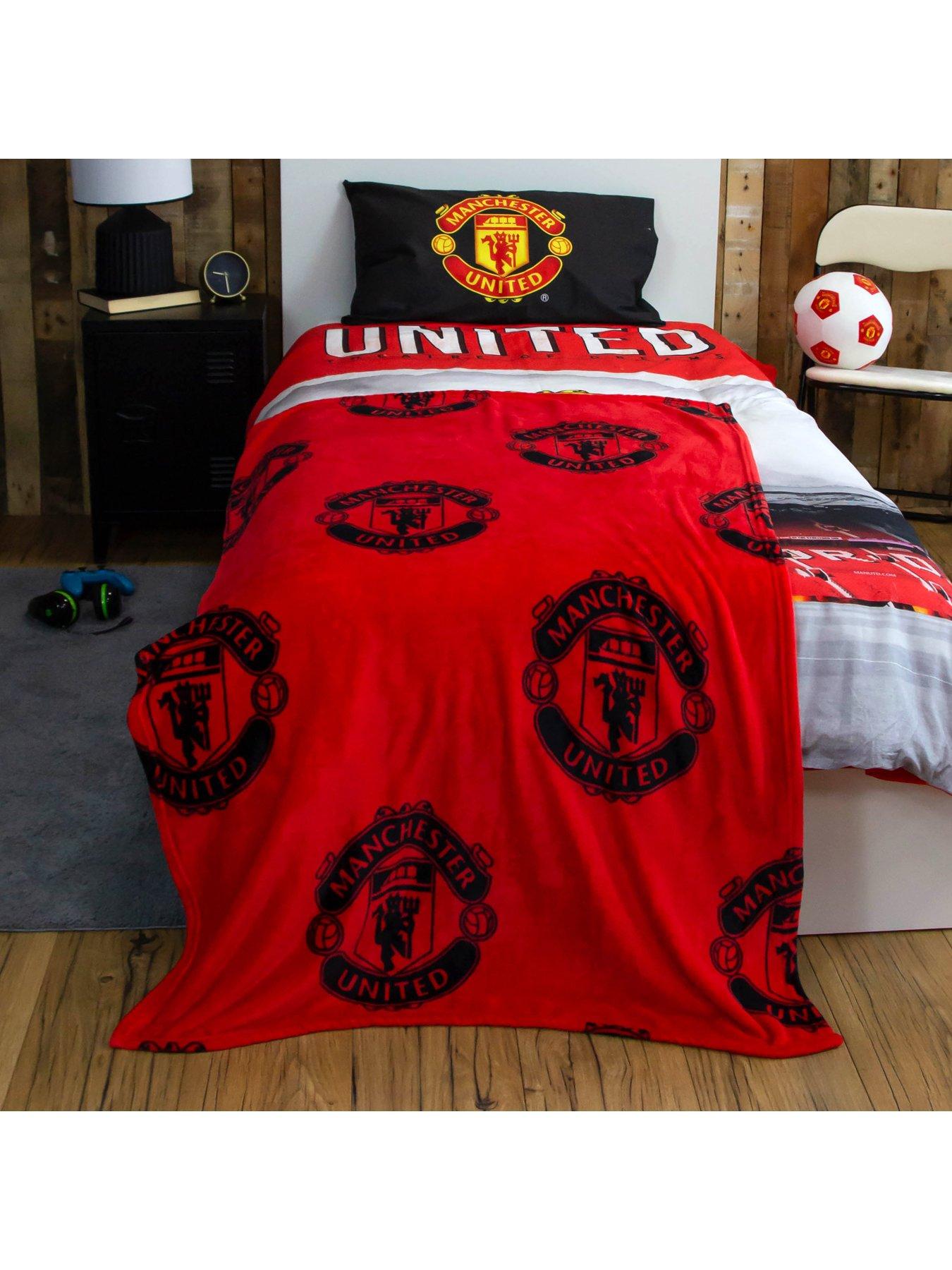 manchester-united-manchester-united-panel-fleece-blanketback