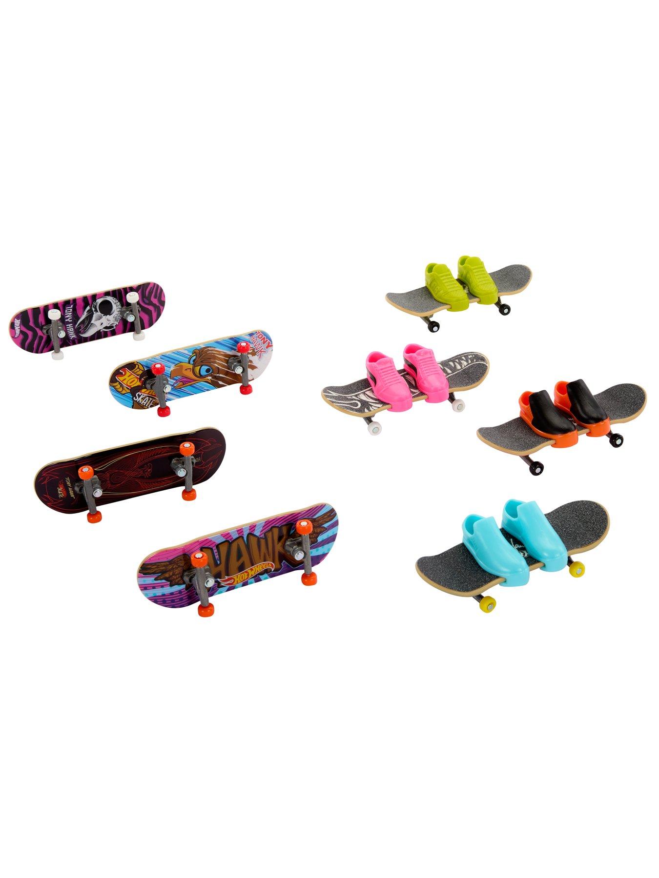 hot-wheels-skate-rippin-tricks-fingerboard-8-packstillFront