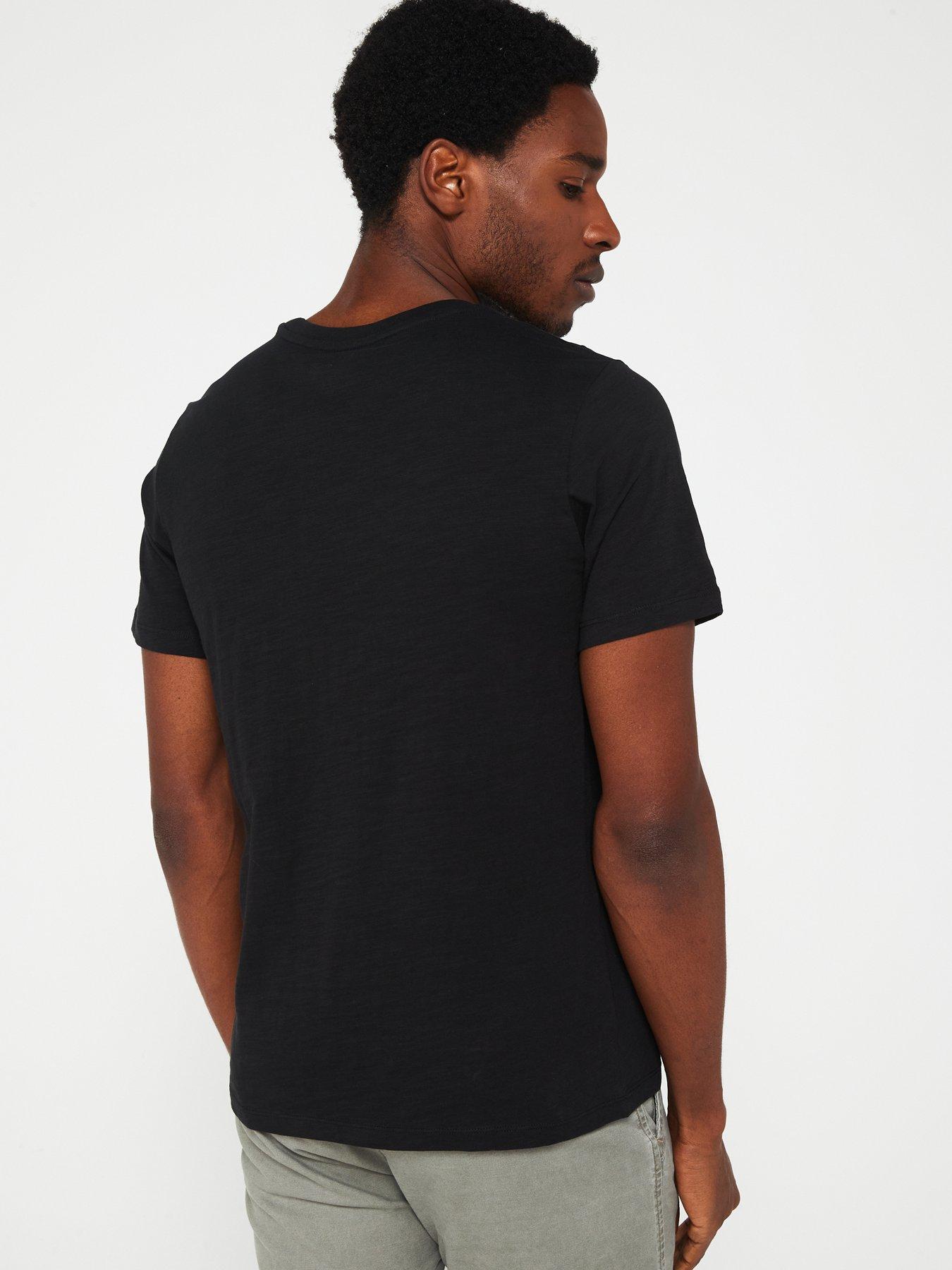 levis-short-sleeve-classic-pocket-t-shirt-blackstillFront