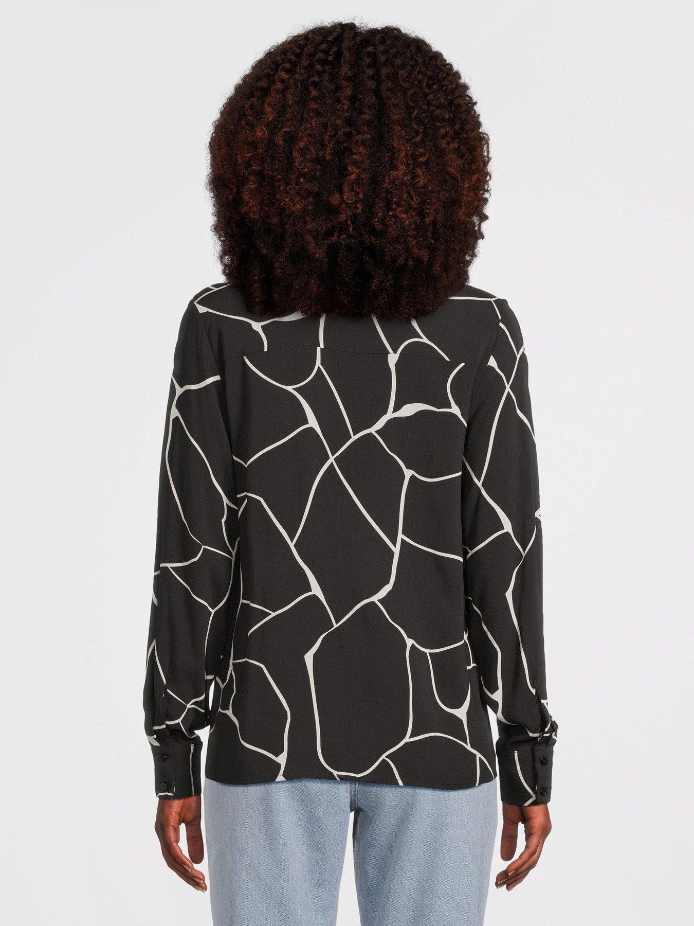 vila-printed-shirt-blackstillFront