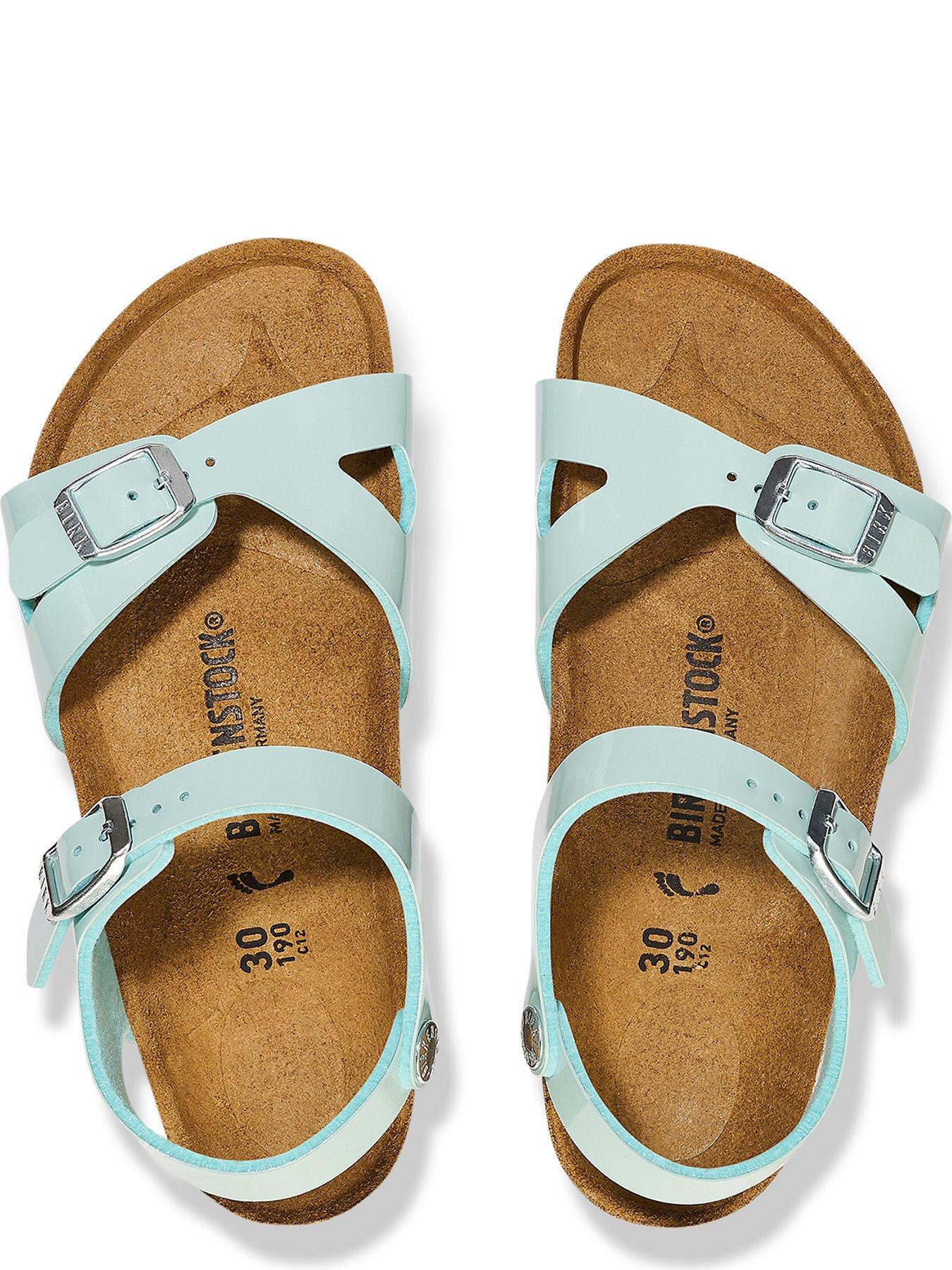 birkenstock-kids-rio-patent-surf-green-sandaloutfit