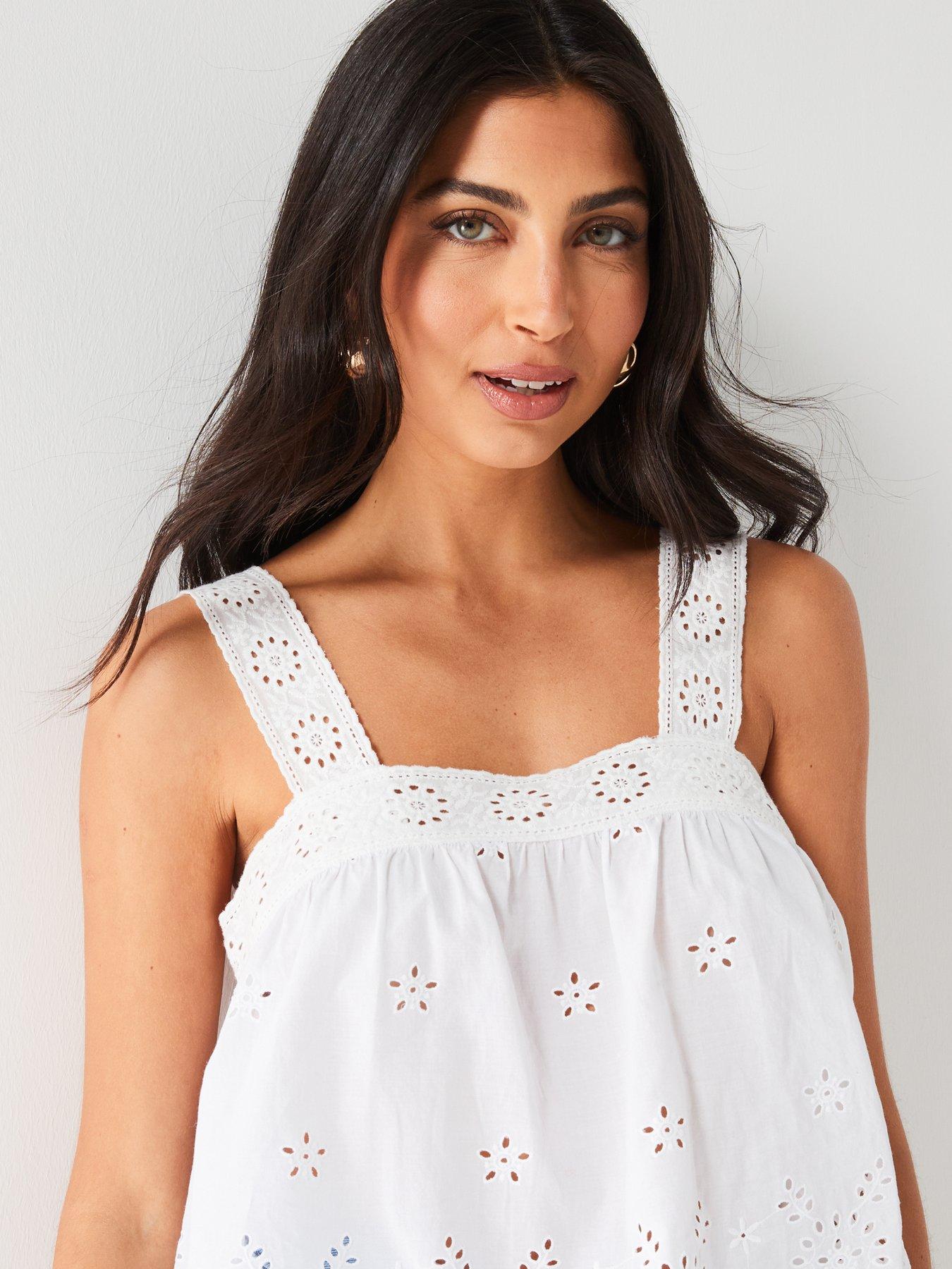 v-by-very-broidery-scallop-hem-top-whiteoutfit