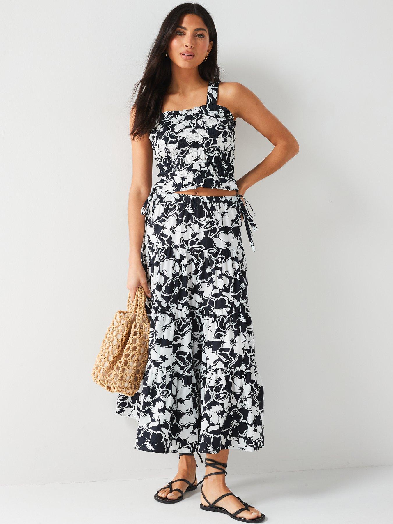 v-by-very-printednbsptiered-midinbspskirt-co-ord-blackwhiteback