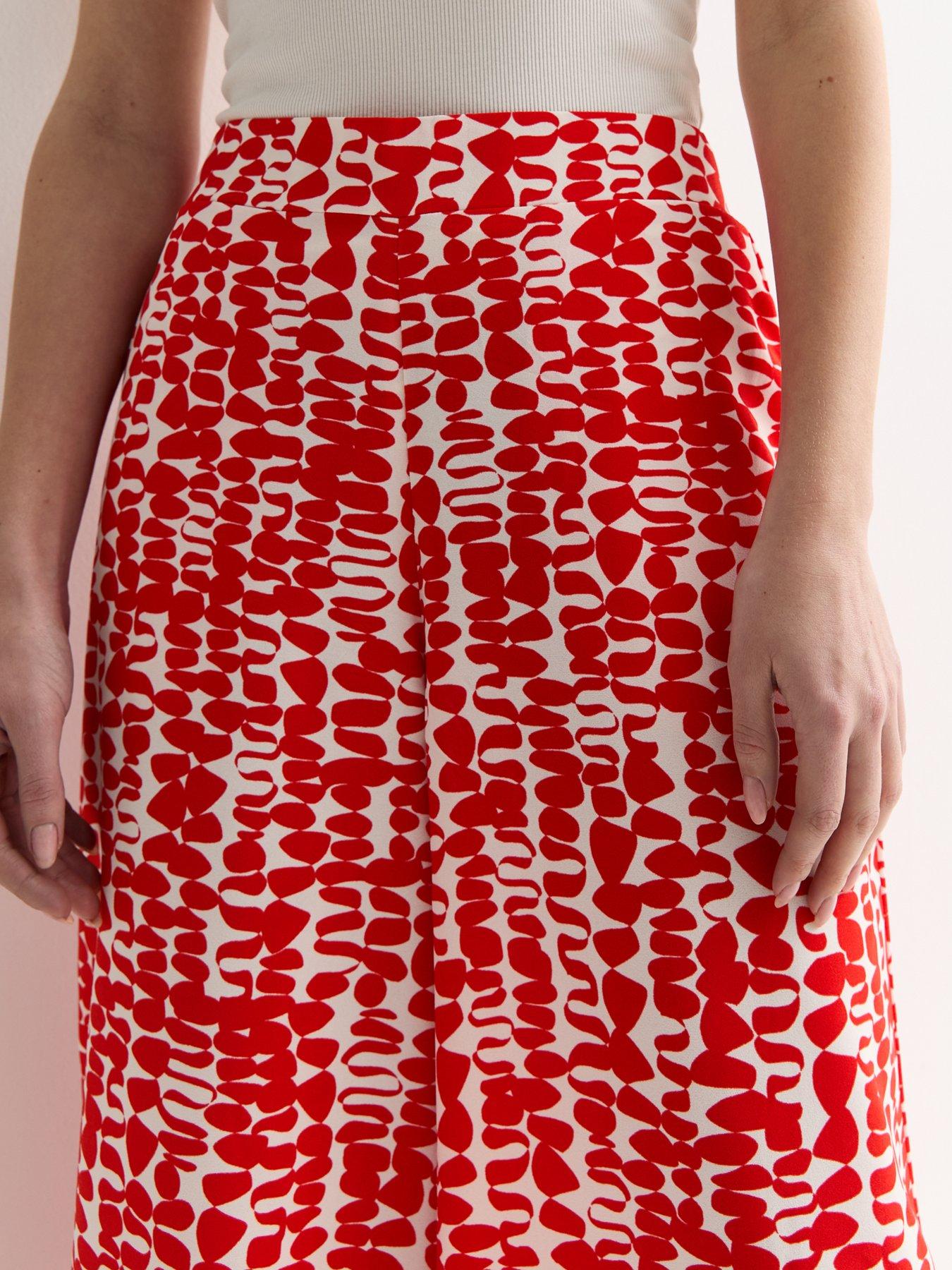 new-look-red-abstract-print-wide-leg-crop-trousersoutfit