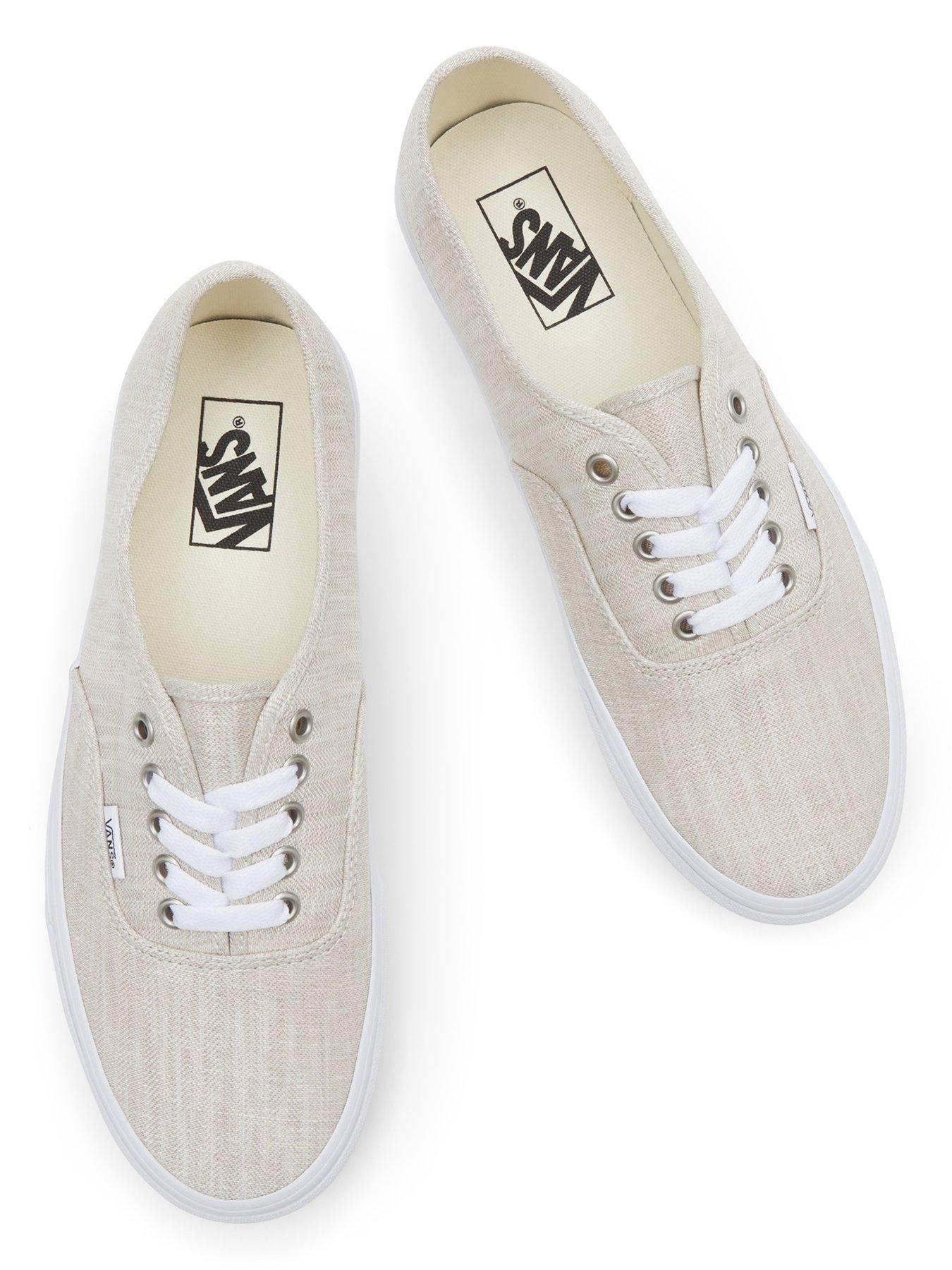 vans-womens-authentic-trainers-off-whiteoutfit