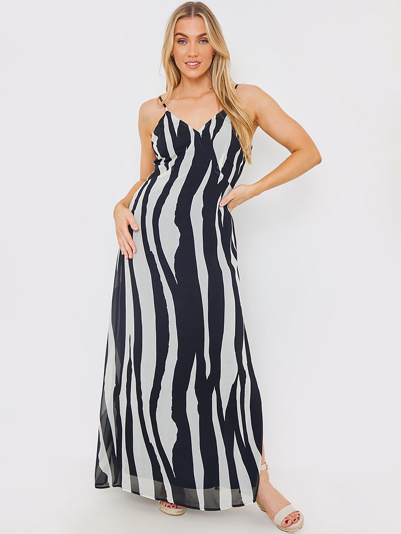 in-the-style-jac-jossa-abstract-print-front-cut-out-detail-maxi-dress-blackstillFront