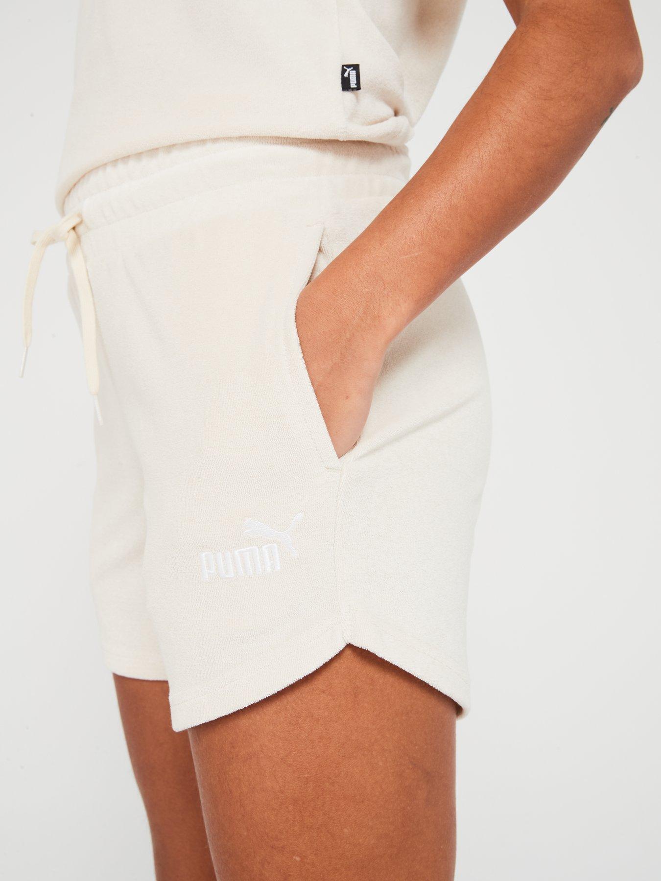 puma-womens-essentials-elevated-towelling-5-shorts-creamoutfit