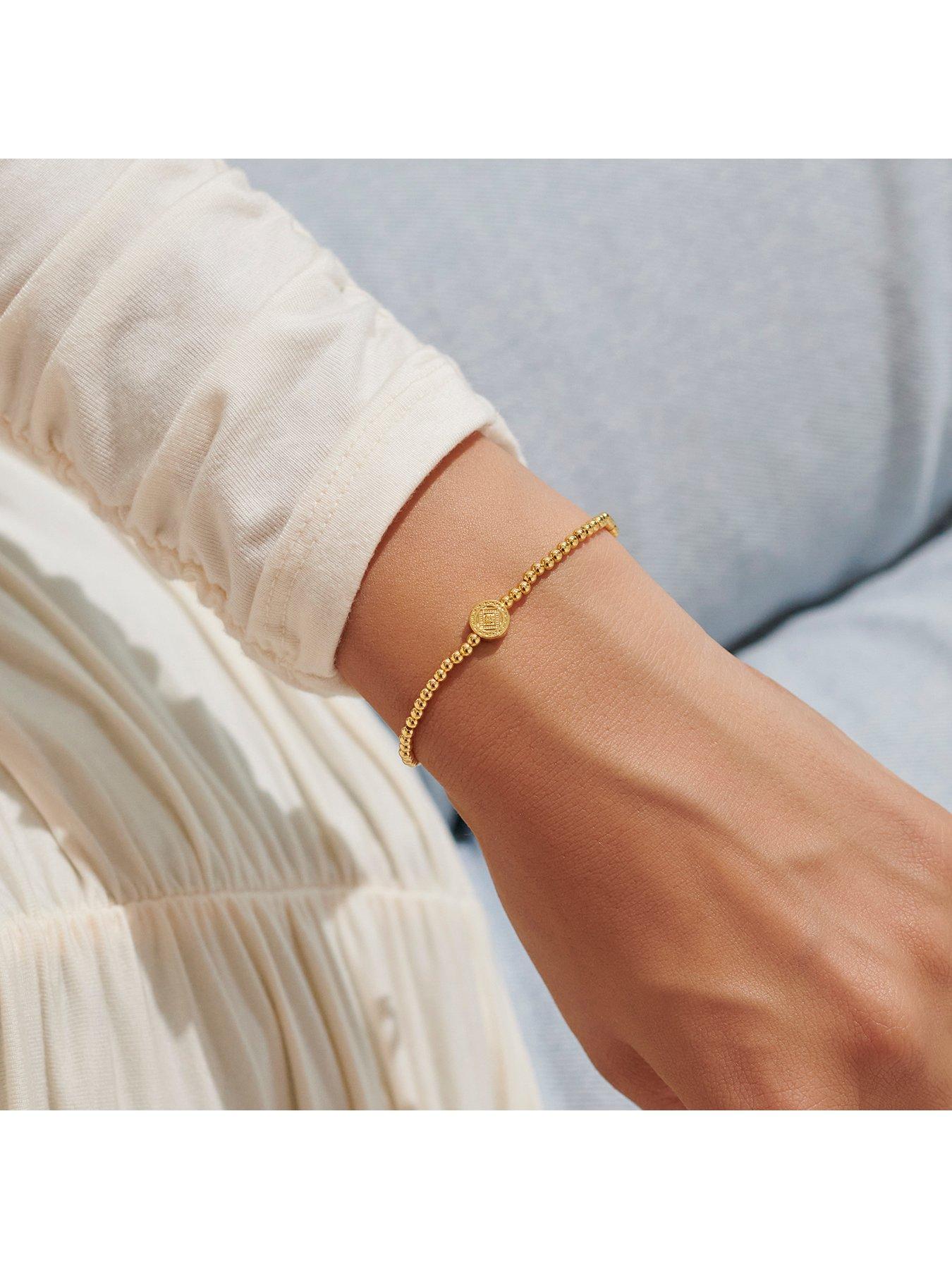 joma-jewellery-share-happiness-collect-adventures-dream-explore-discover-bracelet-in-gold-platingoutfit