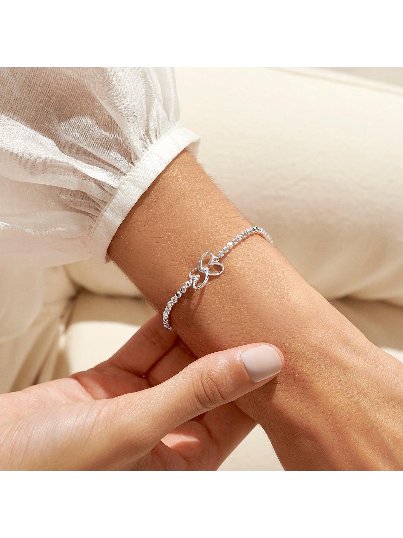 joma-jewellery-forever-yours-lovely-granddaughter-bracelet-in-silver-platingoutfit