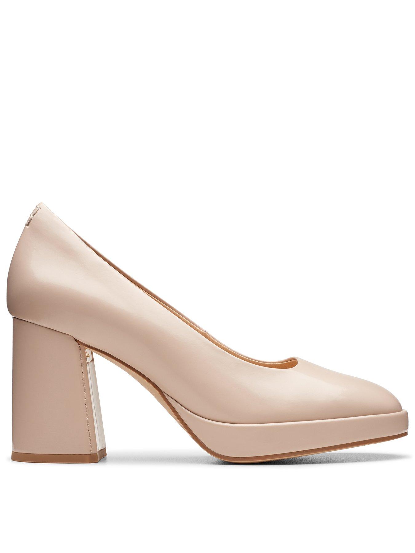 clarks-clarks-zoya85-court-patent-leather-high-heeled-court-shoes-sand