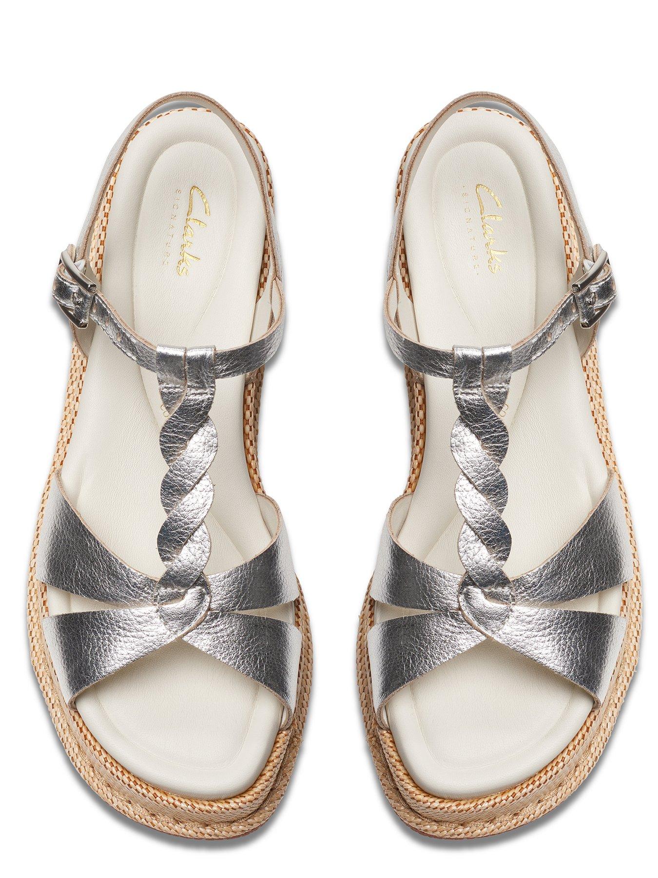 clarks-clarks-kimmei-twist-metallic-leather-wedged-sandals-silveroutfit