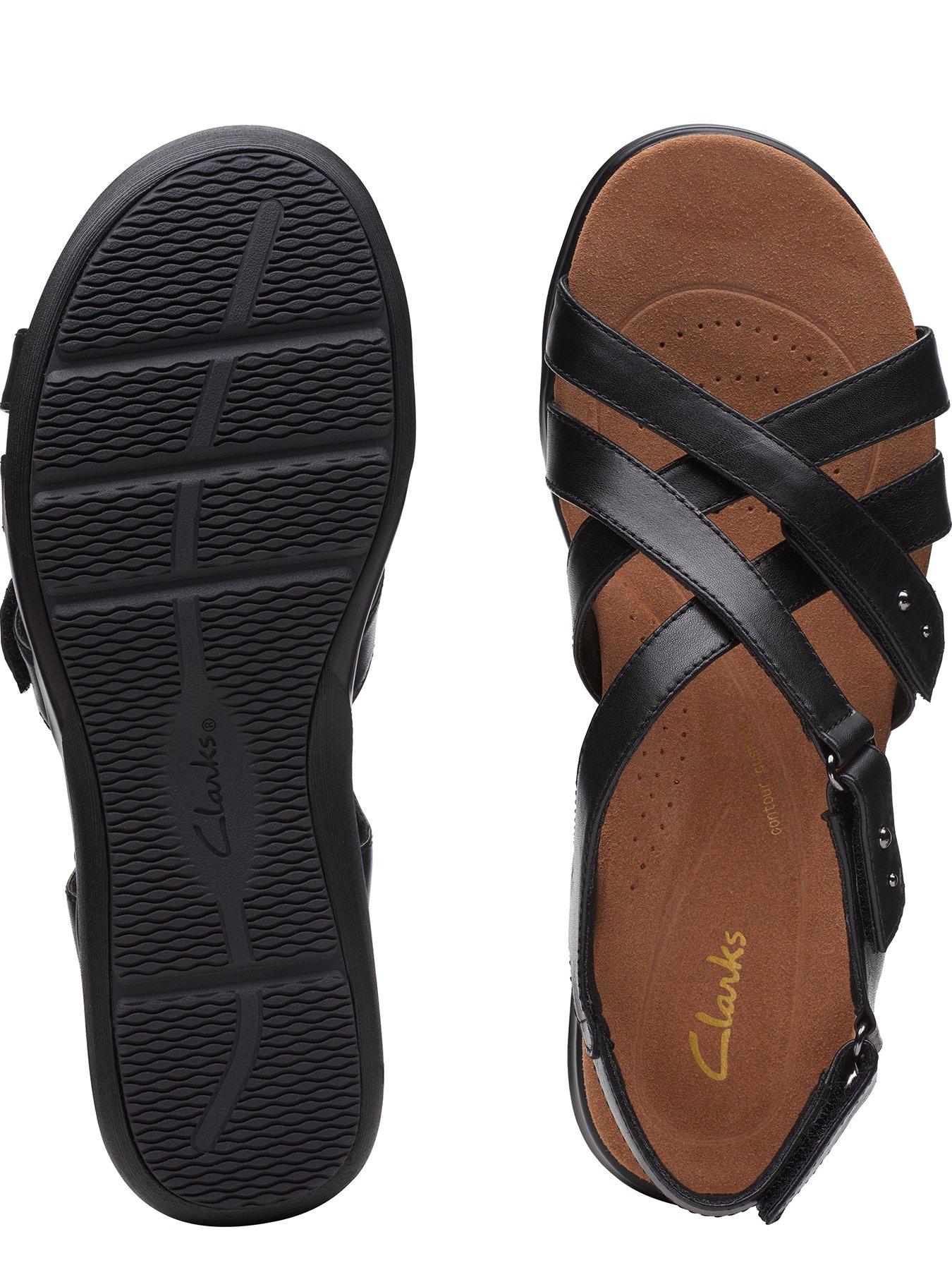 clarks-clarks-kitly-go-wide-fitted-flat-leather-strappy-sandals-blackdetail