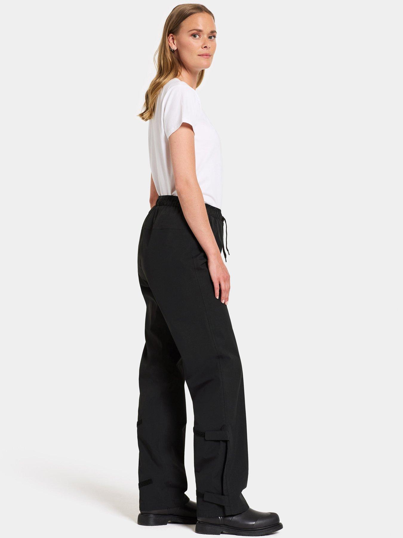 didriksons-womens-grit-pants-blackoutfit