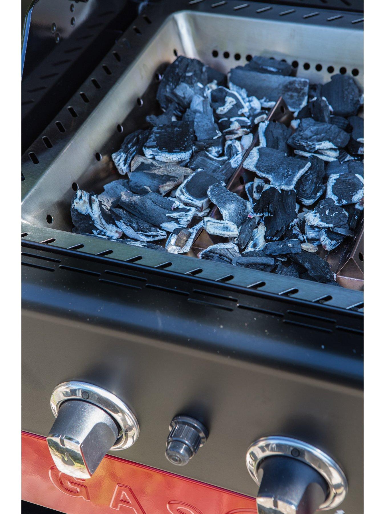 Image 5 of 7 of Char-Broil Gas2Coal 330 3-Burner Hybrid Grill