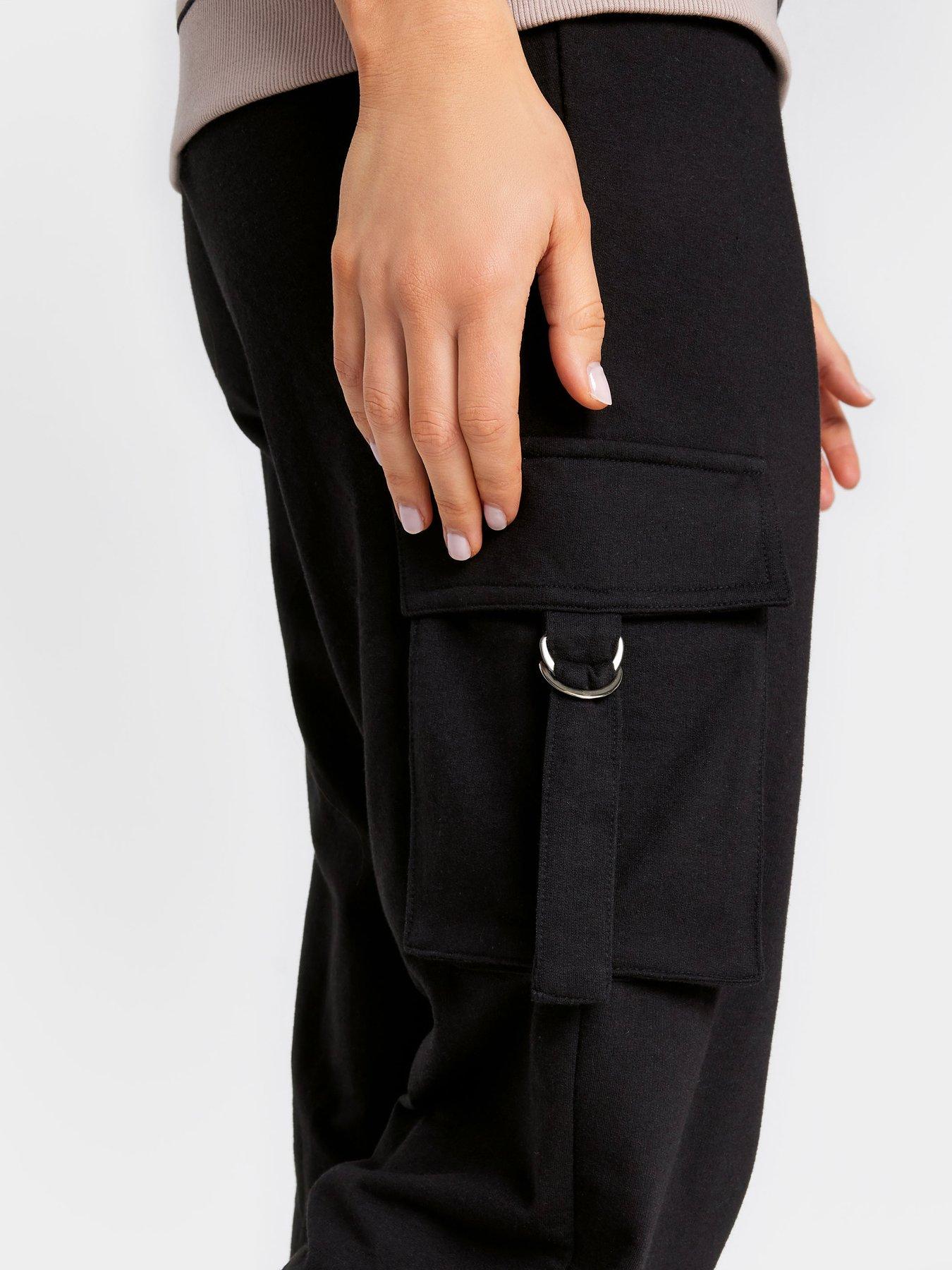 long-tall-sally-cargo-jogger-blackoutfit