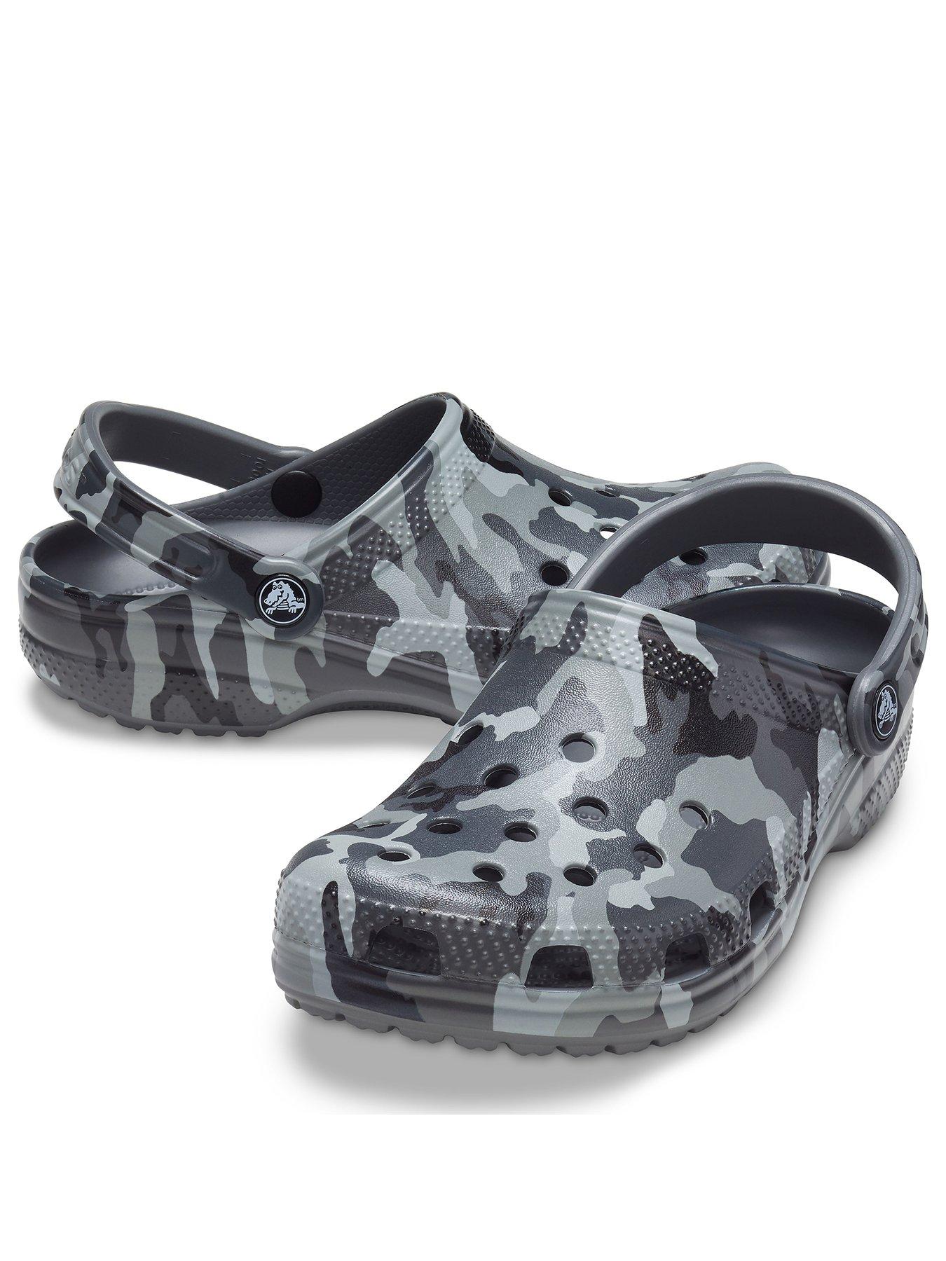 crocs-crocs-mens-classic-printed-camo-clog-sandal-slateback