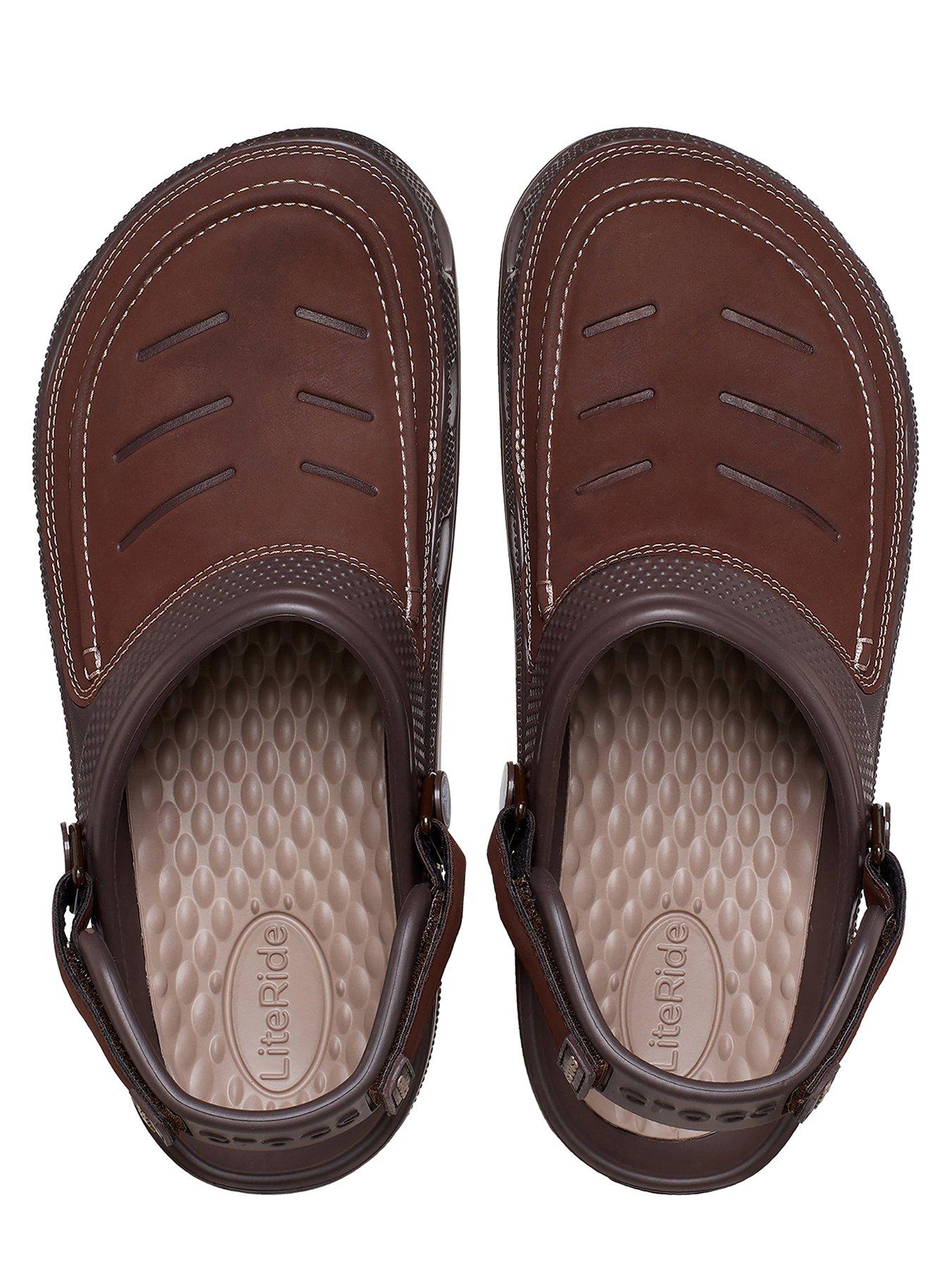 crocs-crocs-mens-yukon-vista-ii-clog-sandal-brownoutfit