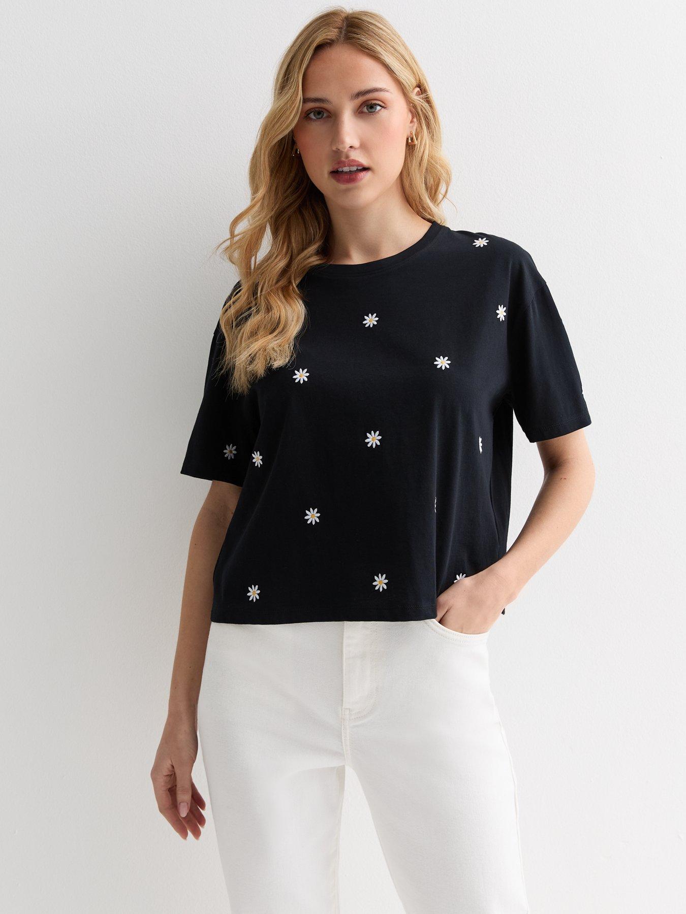 new-look-black-cotton-daisy-embroidered-boxy-t-shirt