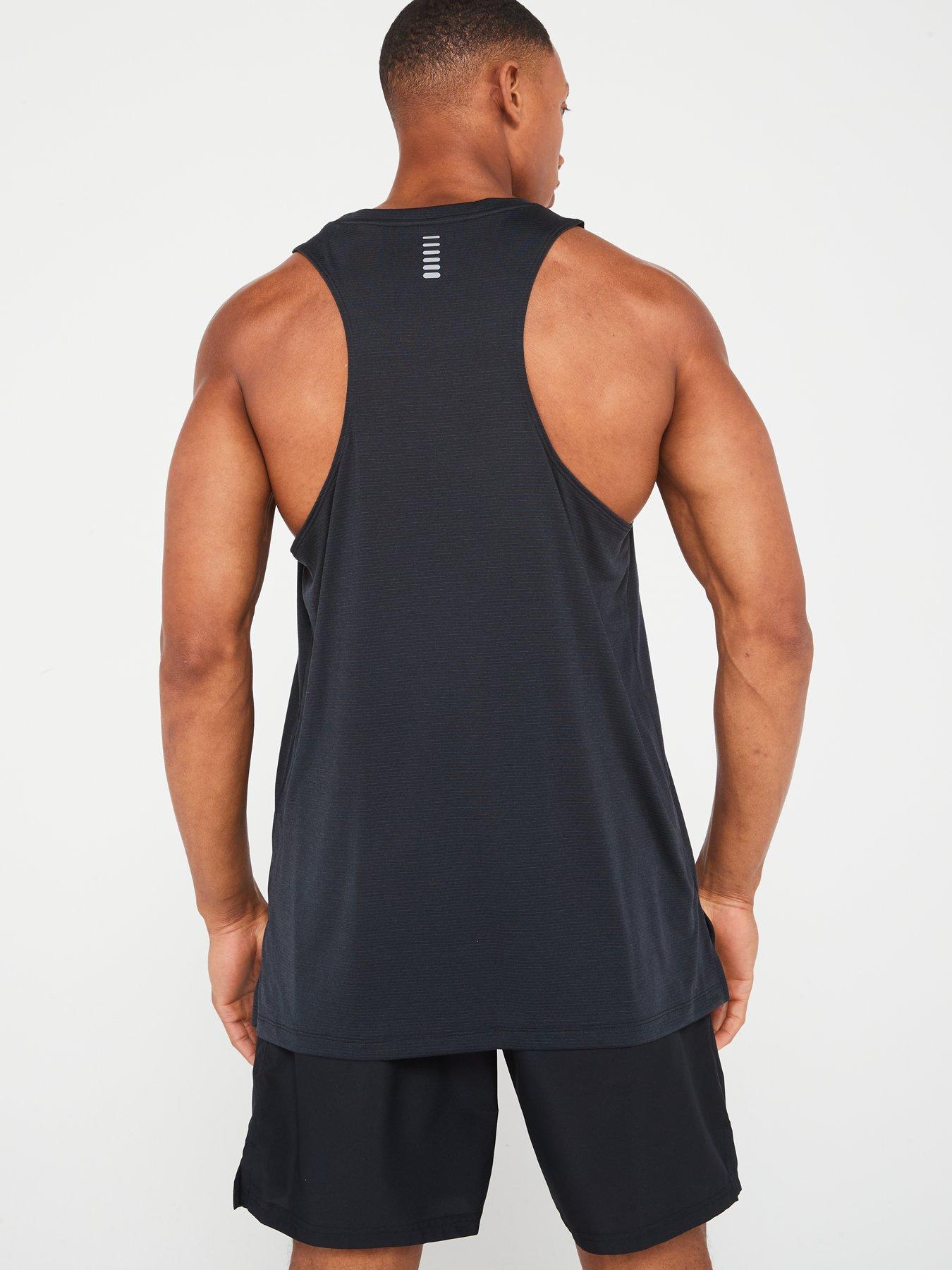 under-armour-mens-running-streaker-singlet-blackstillFront