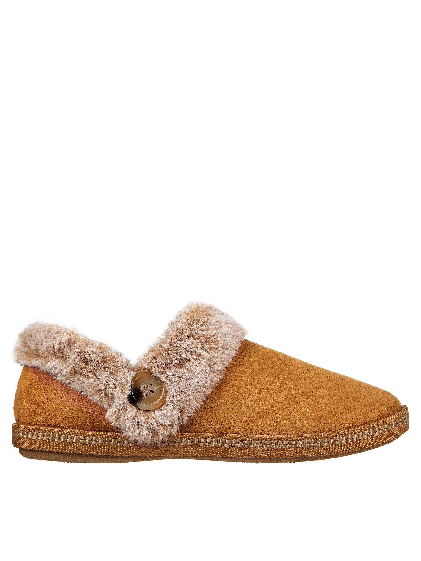 skechers-wide-fit-cozy-campfire-button-open-quarter-slipper-with-memory-foam-chestnut