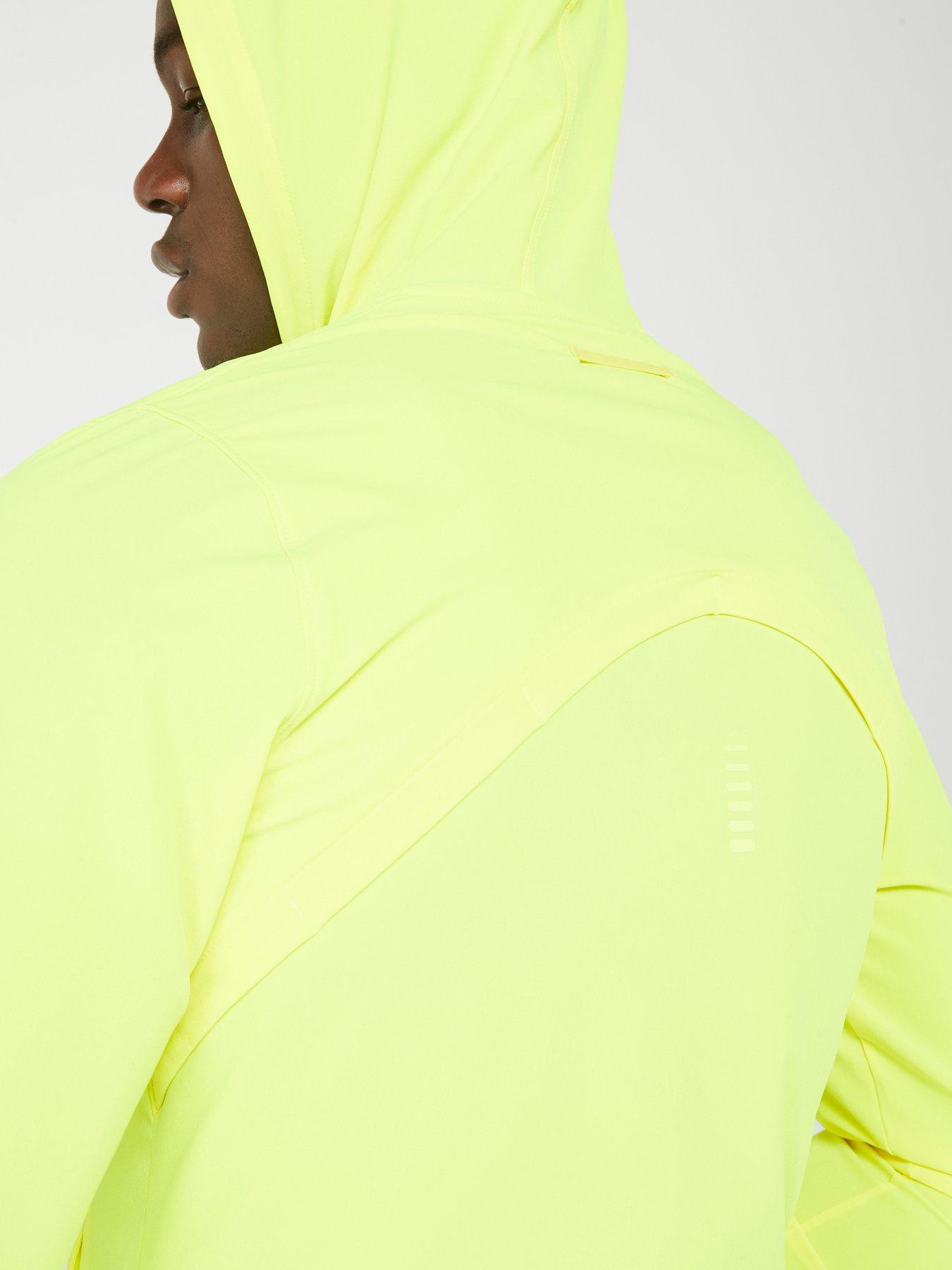 under-armour-mens-running-outrun-the-storm-jacket-yellowblackdetail