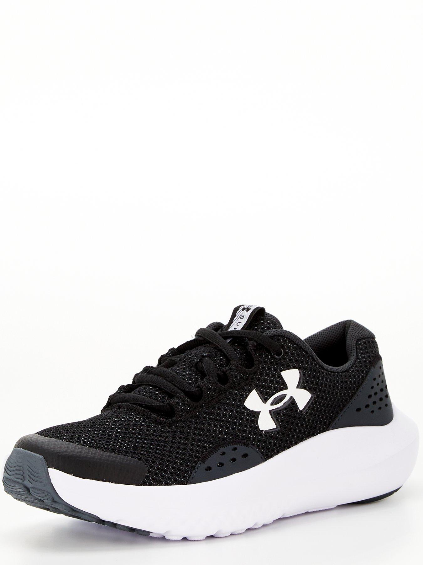 under-armour-junior-boys-running-surge-4-trainers-blackwhitestillFront