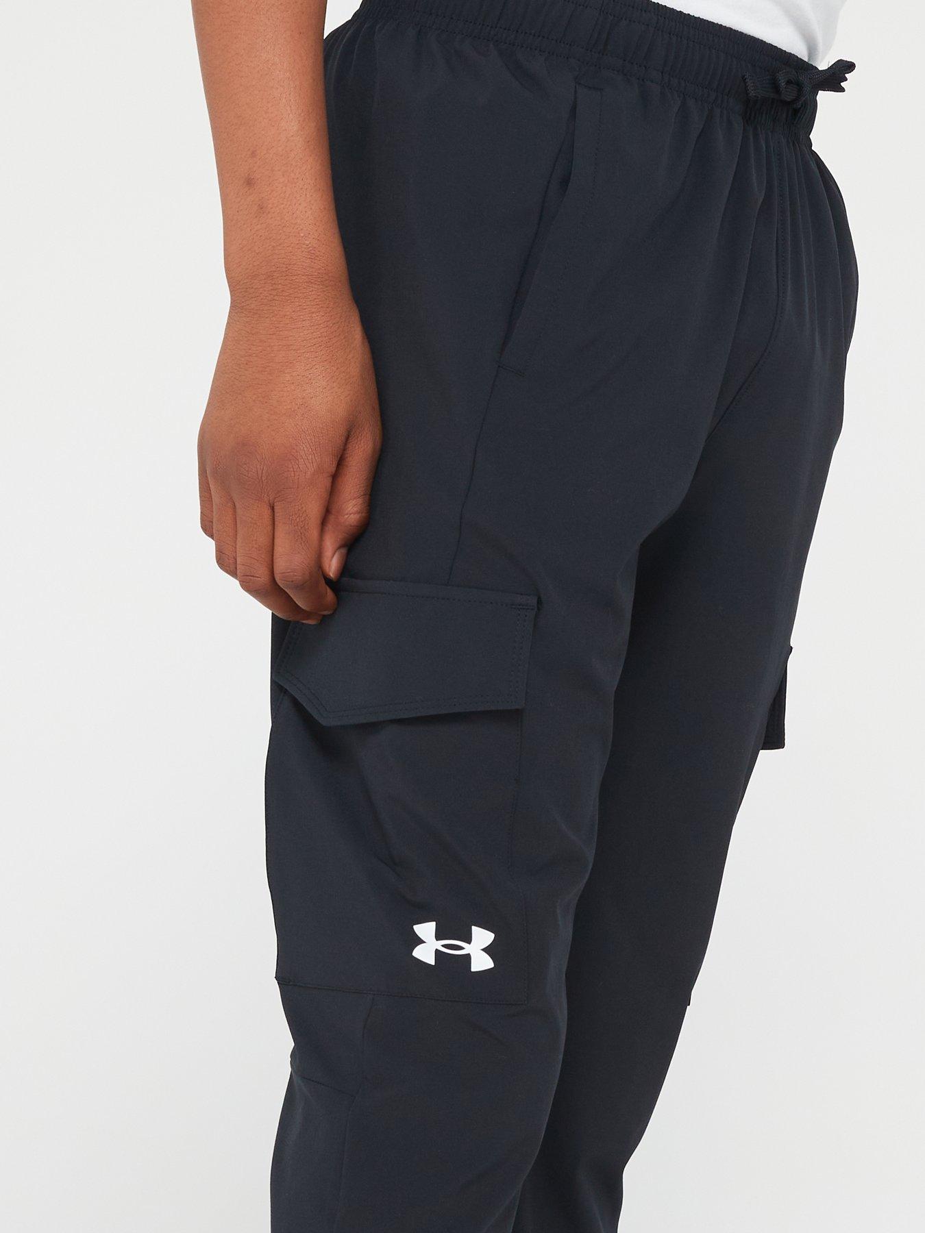 under-armour-junior-boys-pennant-woven-cargo-pants-blackwhitedetail