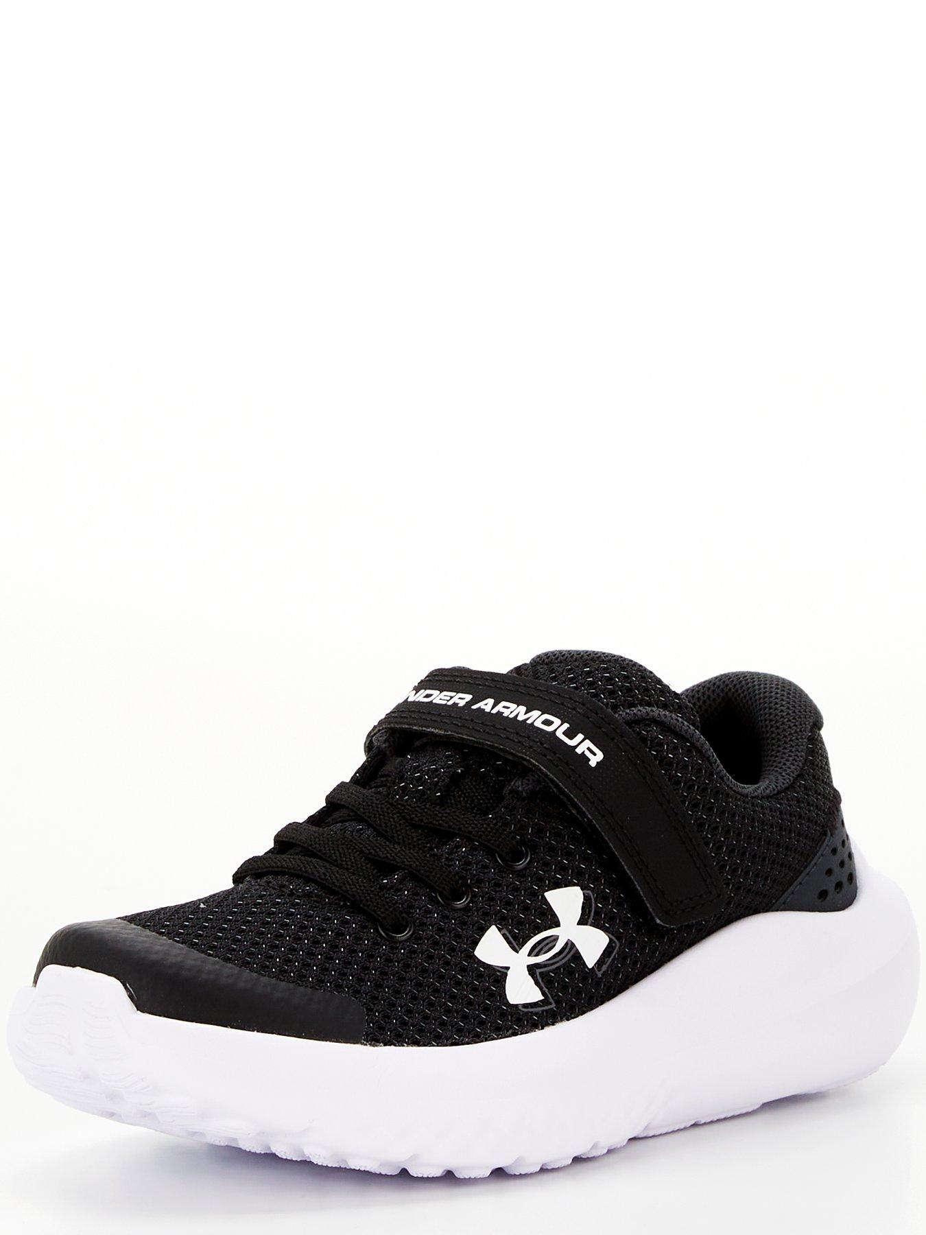 under-armour-kids-surge-4-ac-trainers-blackwhitestillFront