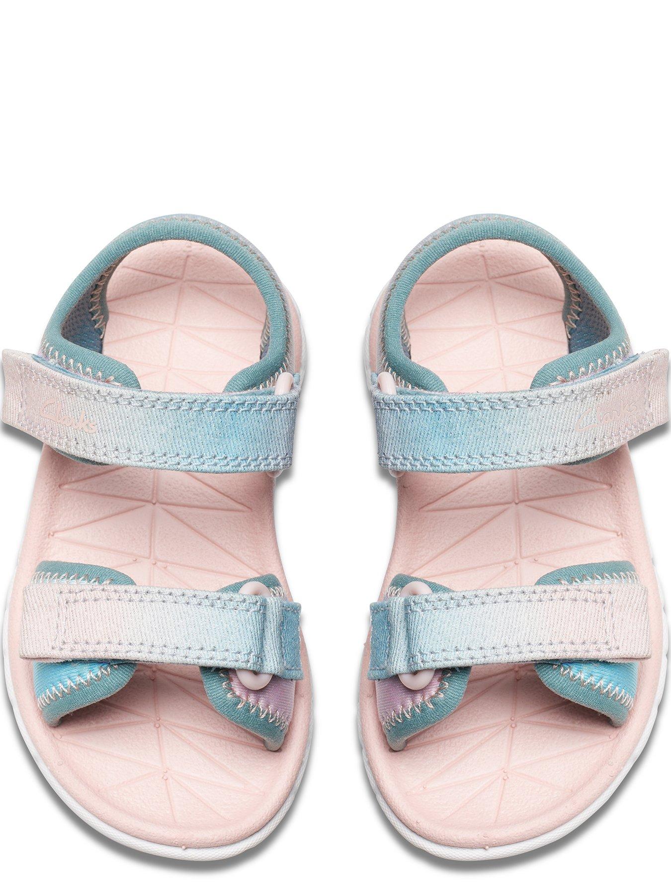 clarks-surfingtide-t-pastel-sandal-multioutfit