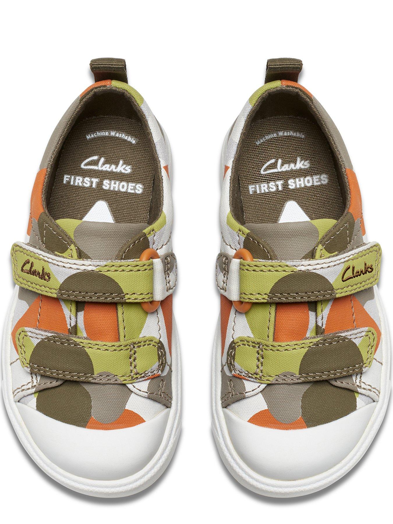 clarks-clarks-toddler-city-bright-canvas-camo-plimsolloutfit