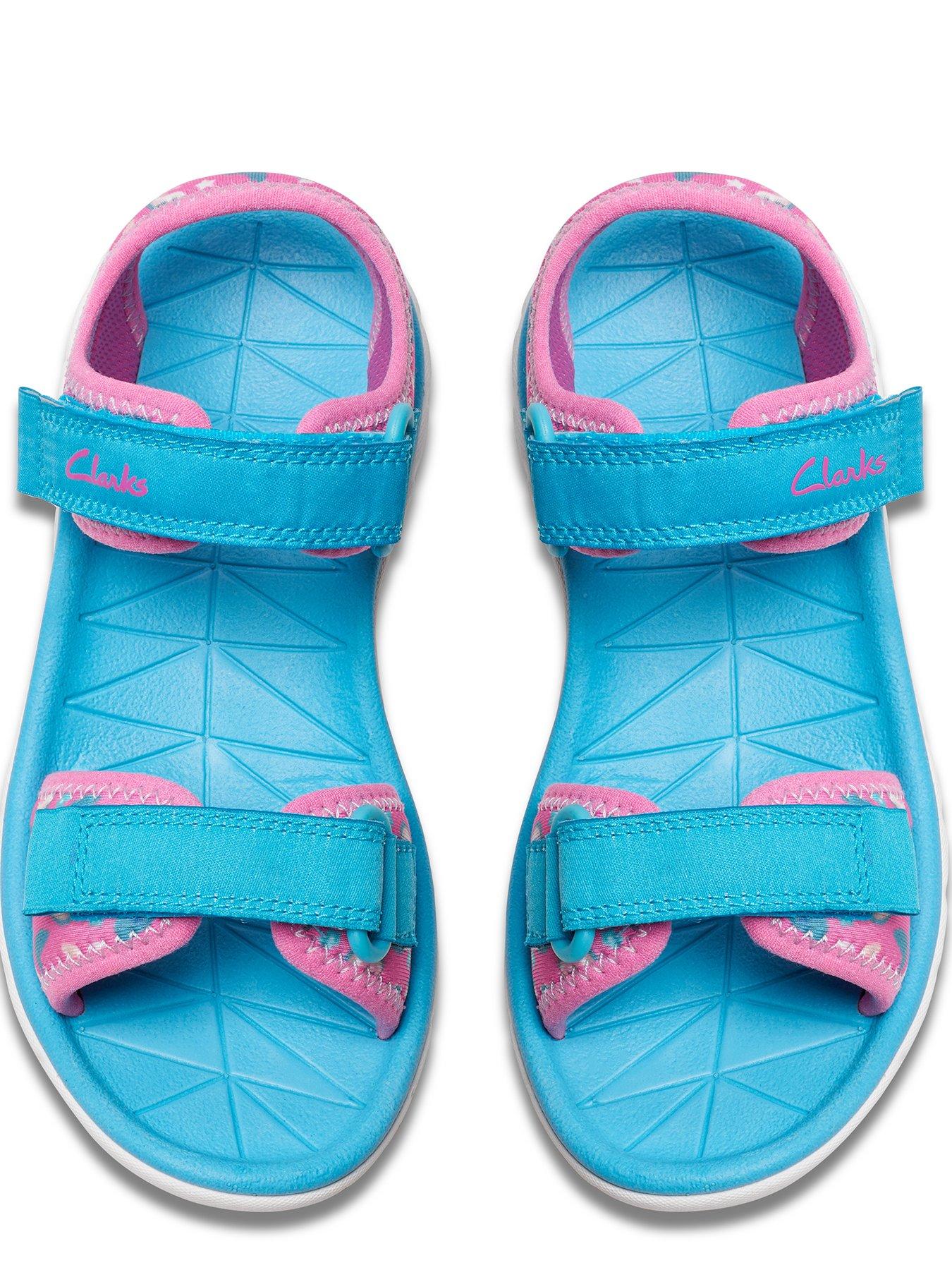 clarks-clarks-surfingtide-k-hot-pink-sandaloutfit