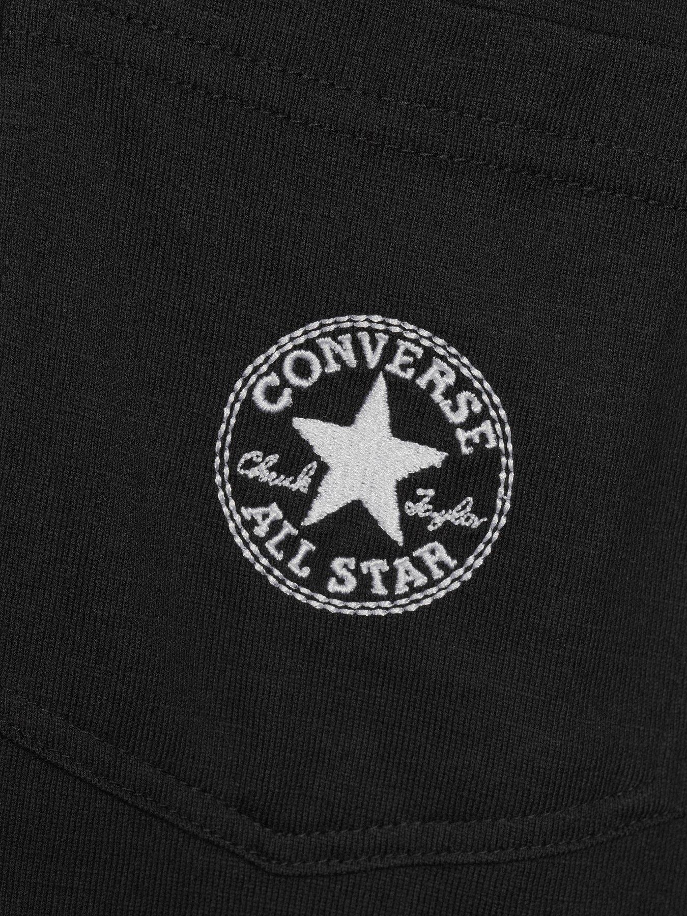 converse-mens-retro-chuck-taylor-pocket-t-shirt-blackoutfit