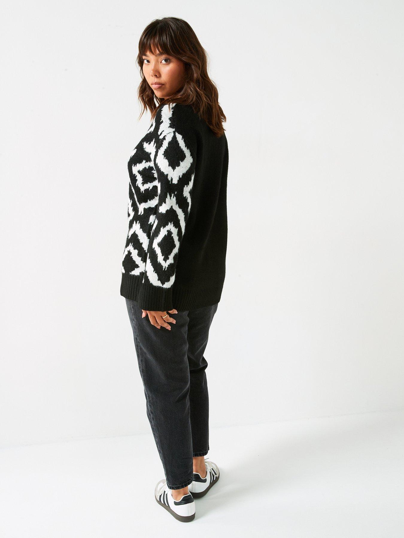 Image 6 of 6 of V by Very Curve V Neck Pattern Jumper - Print