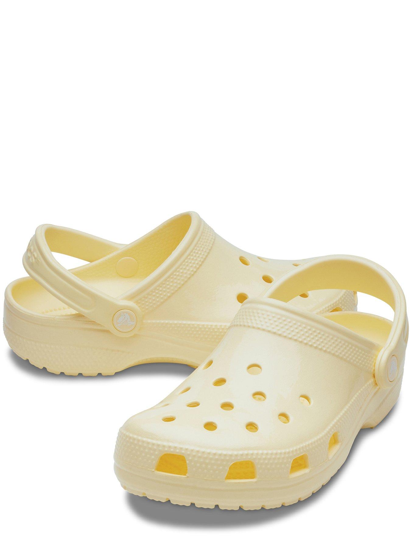 crocs-crocs-classic-high-shine-clog-buttercreamstillFront