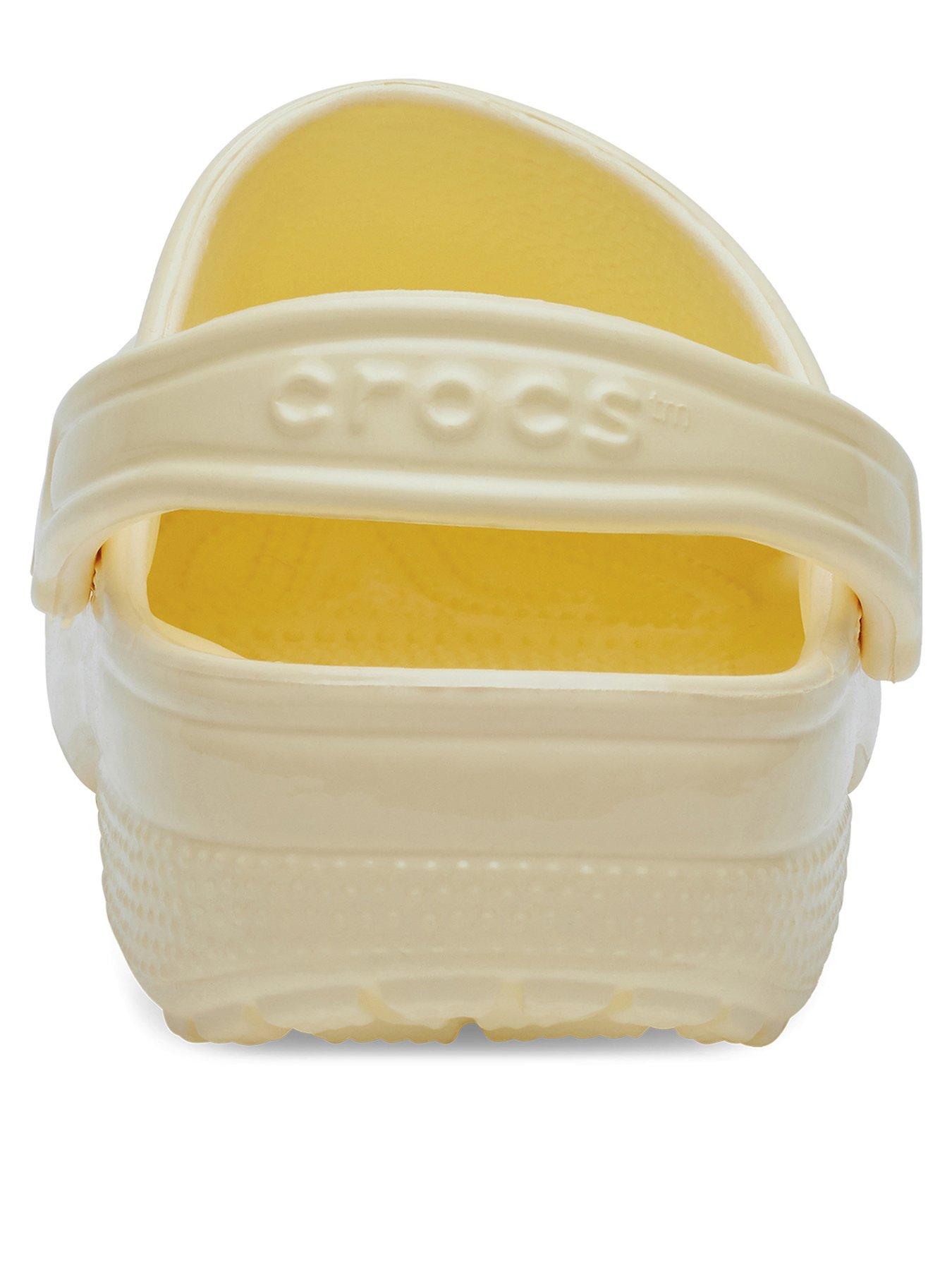 crocs-crocs-classic-high-shine-clog-buttercreamback