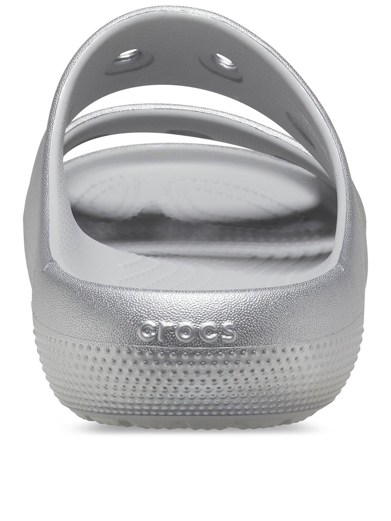 crocs-classic-metallic-sandal-v2-silverback