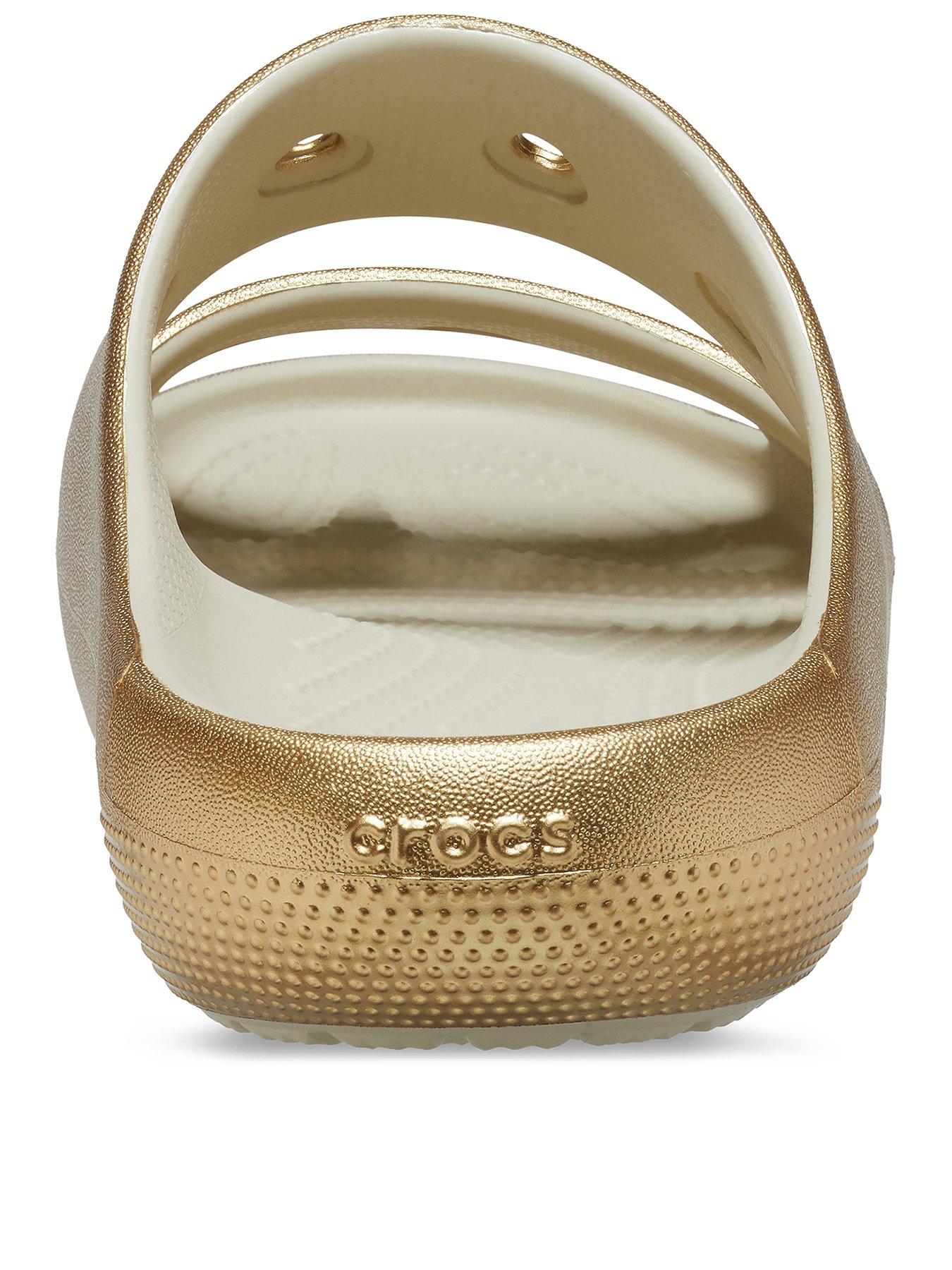 crocs-crocs-classic-metallic-sandal-v2-goldback