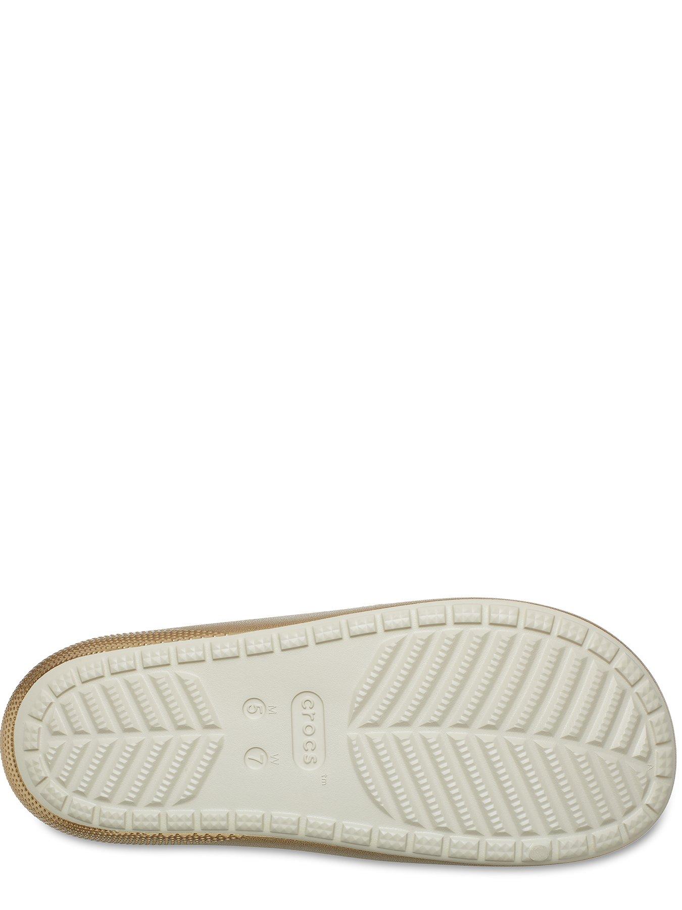 crocs-crocs-classic-metallic-sandal-v2-golddetail