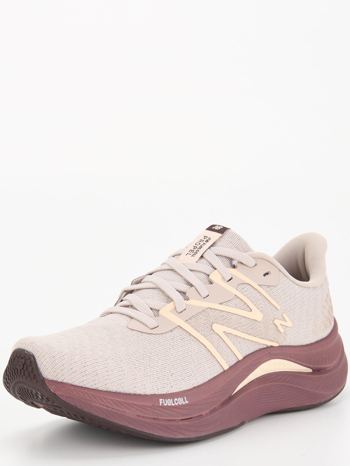 new-balance-womens-running-fuelcell-propel-v4-purplestillFront