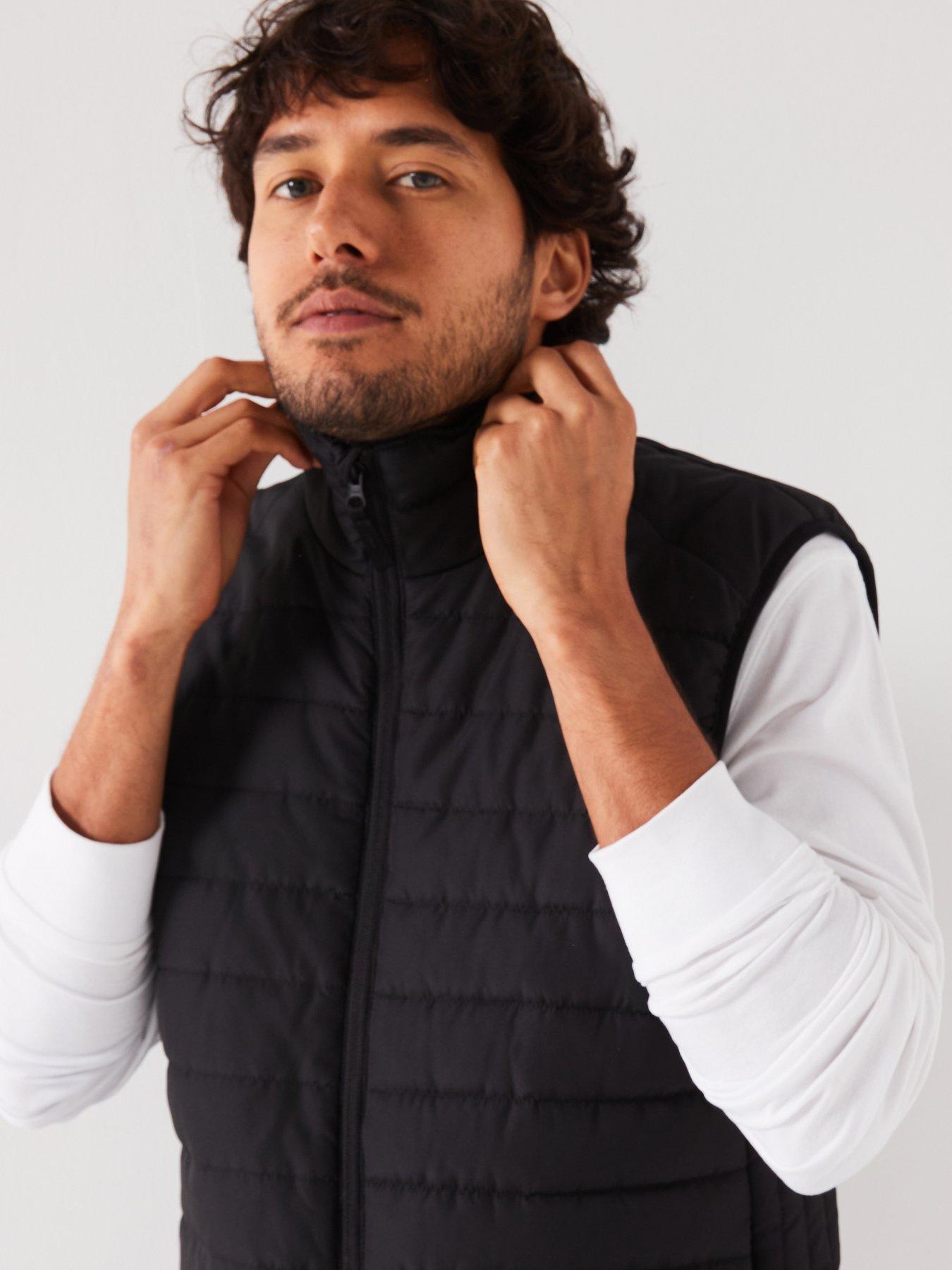 everyday-lightweight-padded-gilet-blackoutfit