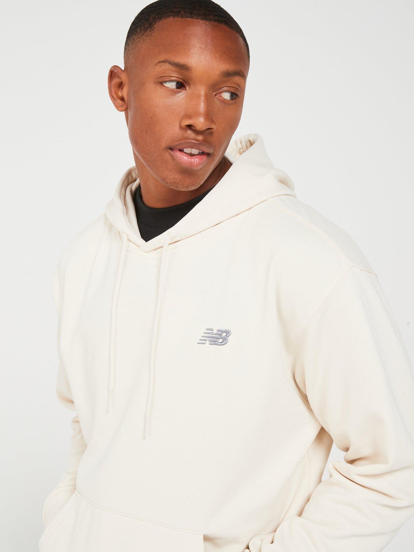 new-balance-small-logo-french-terry-hoodie-beigeoutfit