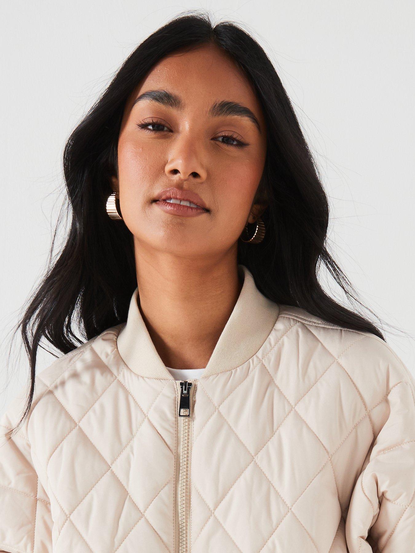 everyday-short-quilted-bomber-jacket-naturaloutfit