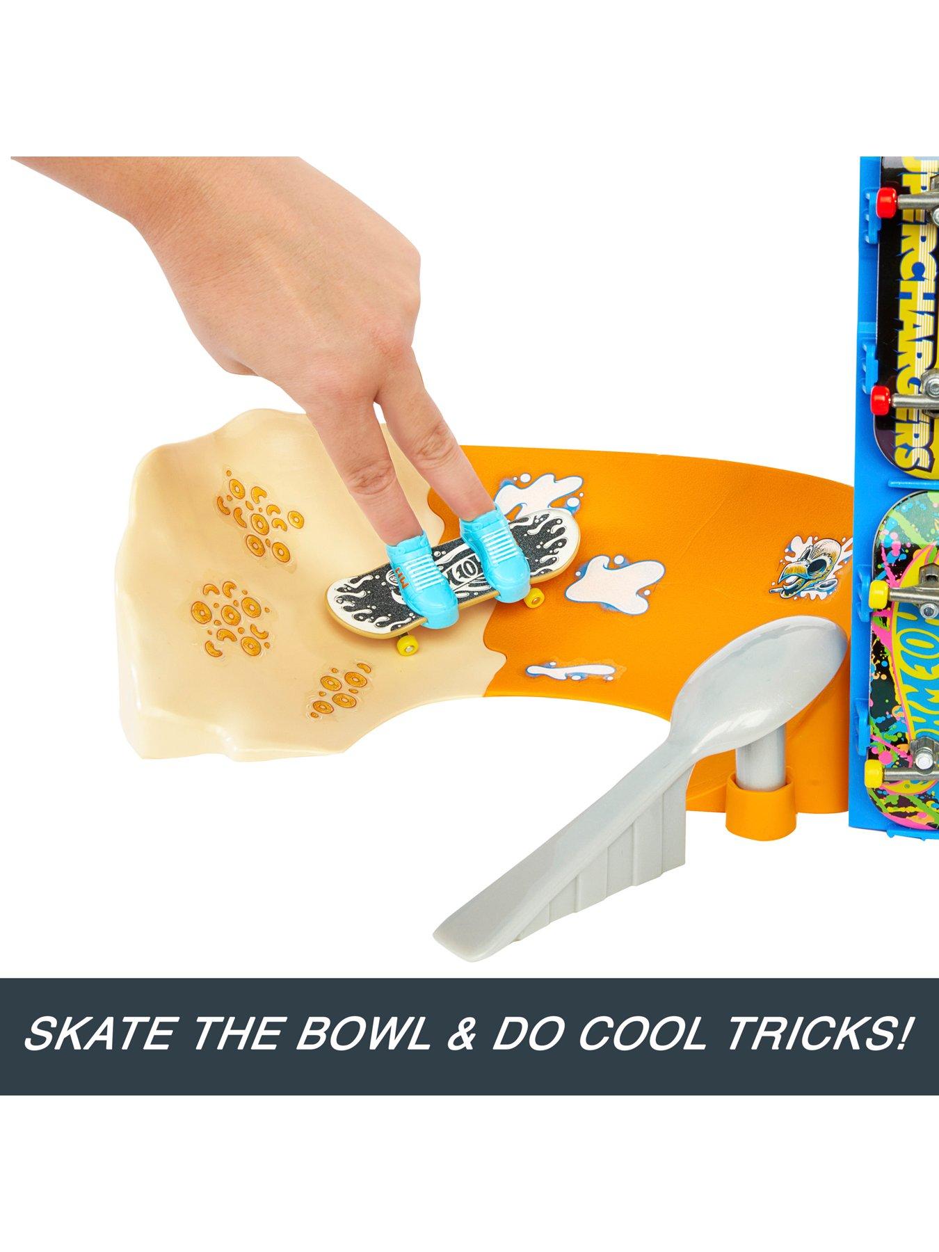 hot-wheels-skate-tony-hawk-cereal-bowl-fingerboard-playsetback