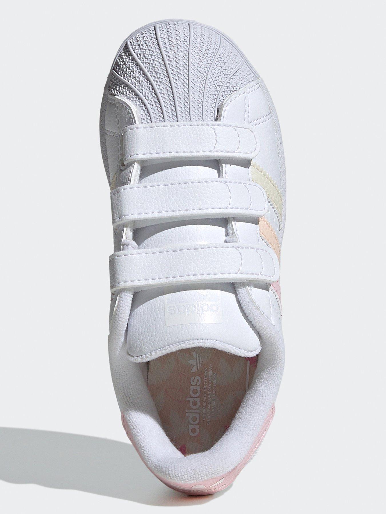 adidas-originals-kids-girls-superstar-trainers-whitepinkoutfit