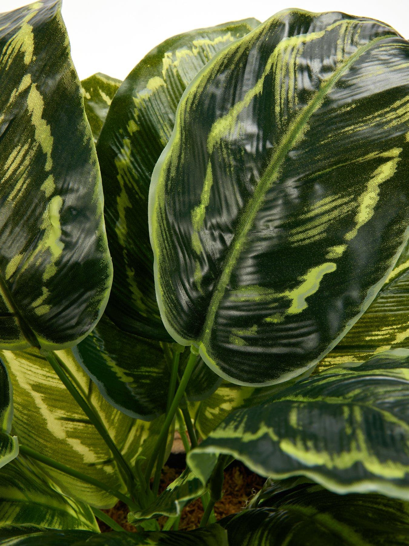 very-home-faux-plant-in-rattan-basketdetail