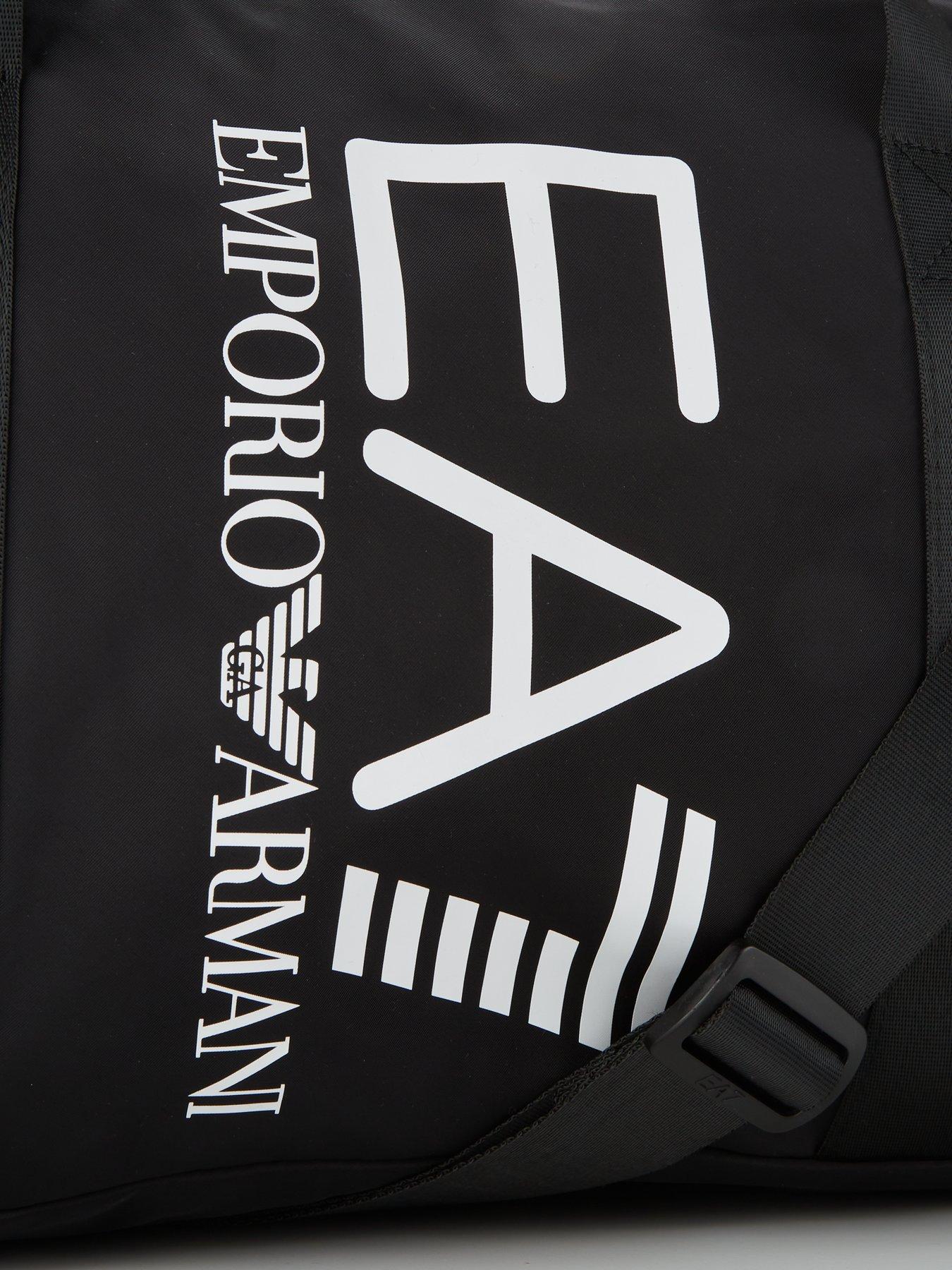 ea7-emporio-armani-vigor7-gym-bag-blackwhiteoutfit