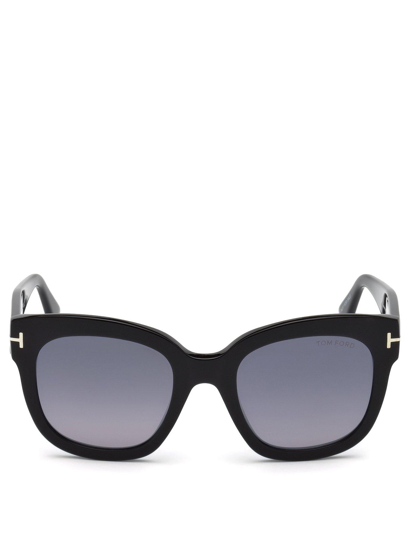 tom-ford-beatrix-sunglassesoutfit